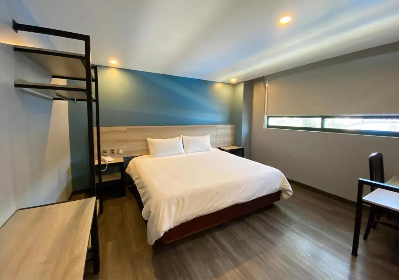 Photo of the whole room, Bunk Bed in Hotel Estrella de Oriente