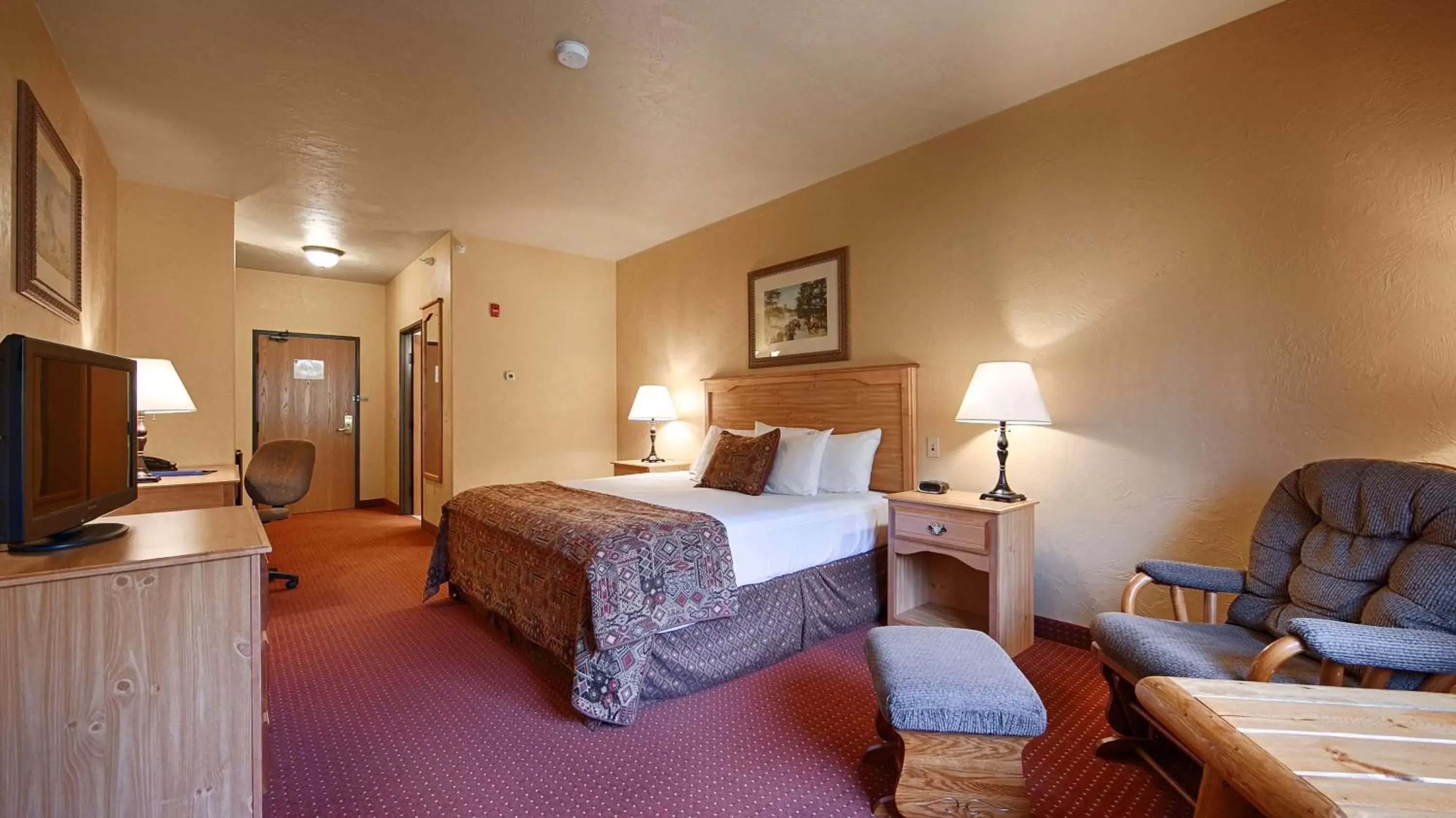 Photo of the whole room in Best Western Devils Tower Inn