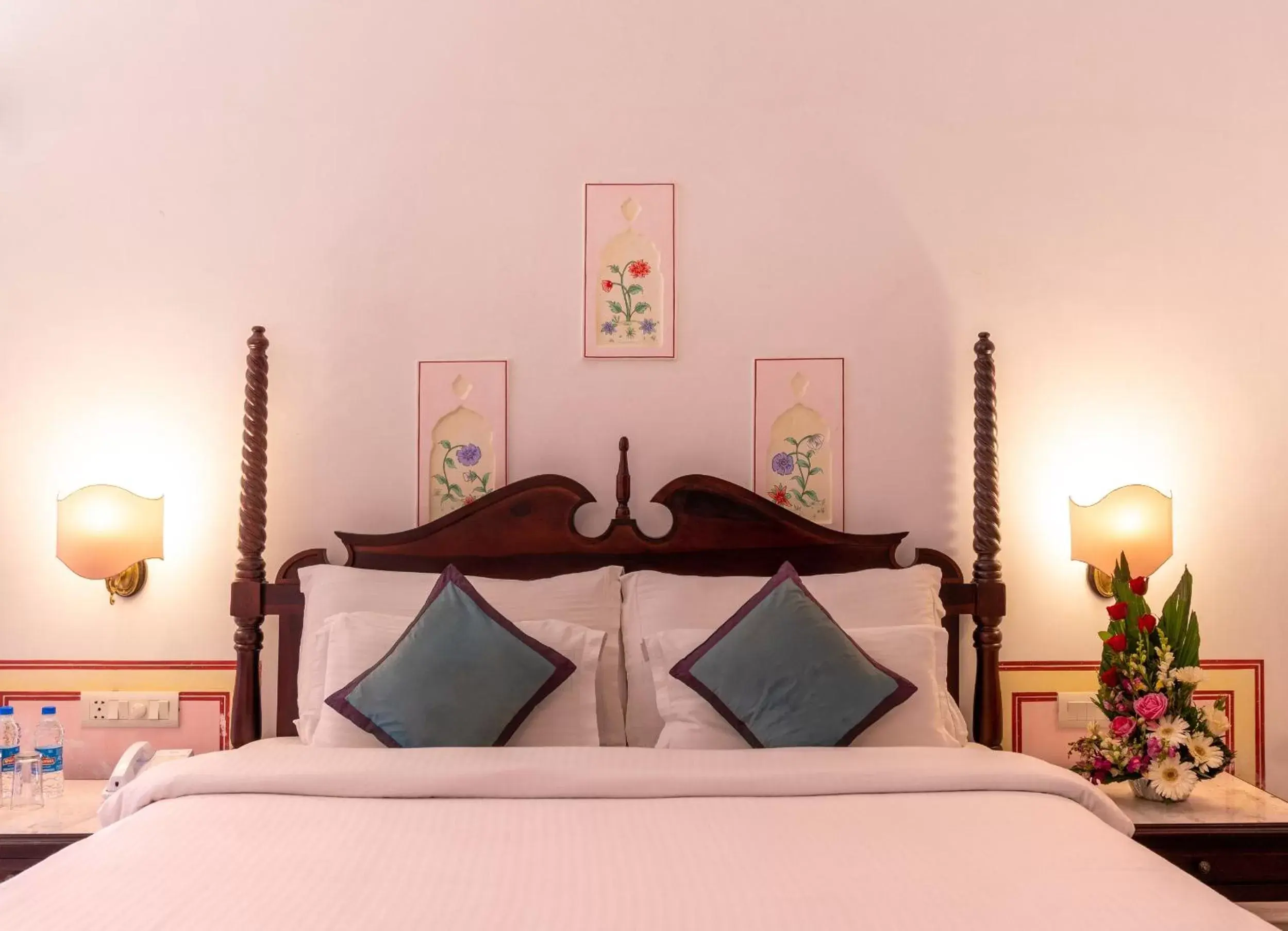 Bed in Amar Kothi Bed in Amar Kothi