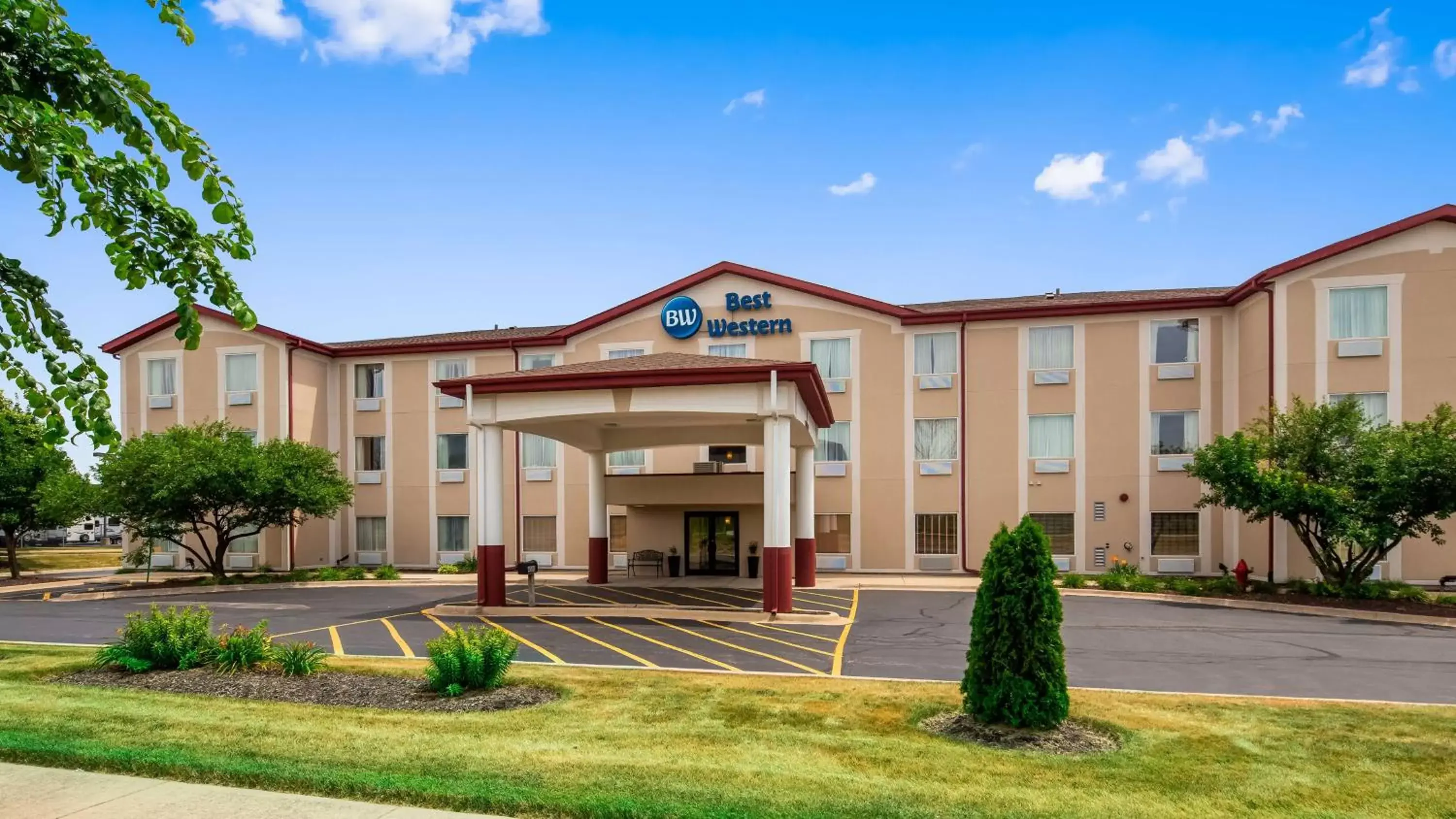 Property Building in Best Western Joliet Inn & Suites