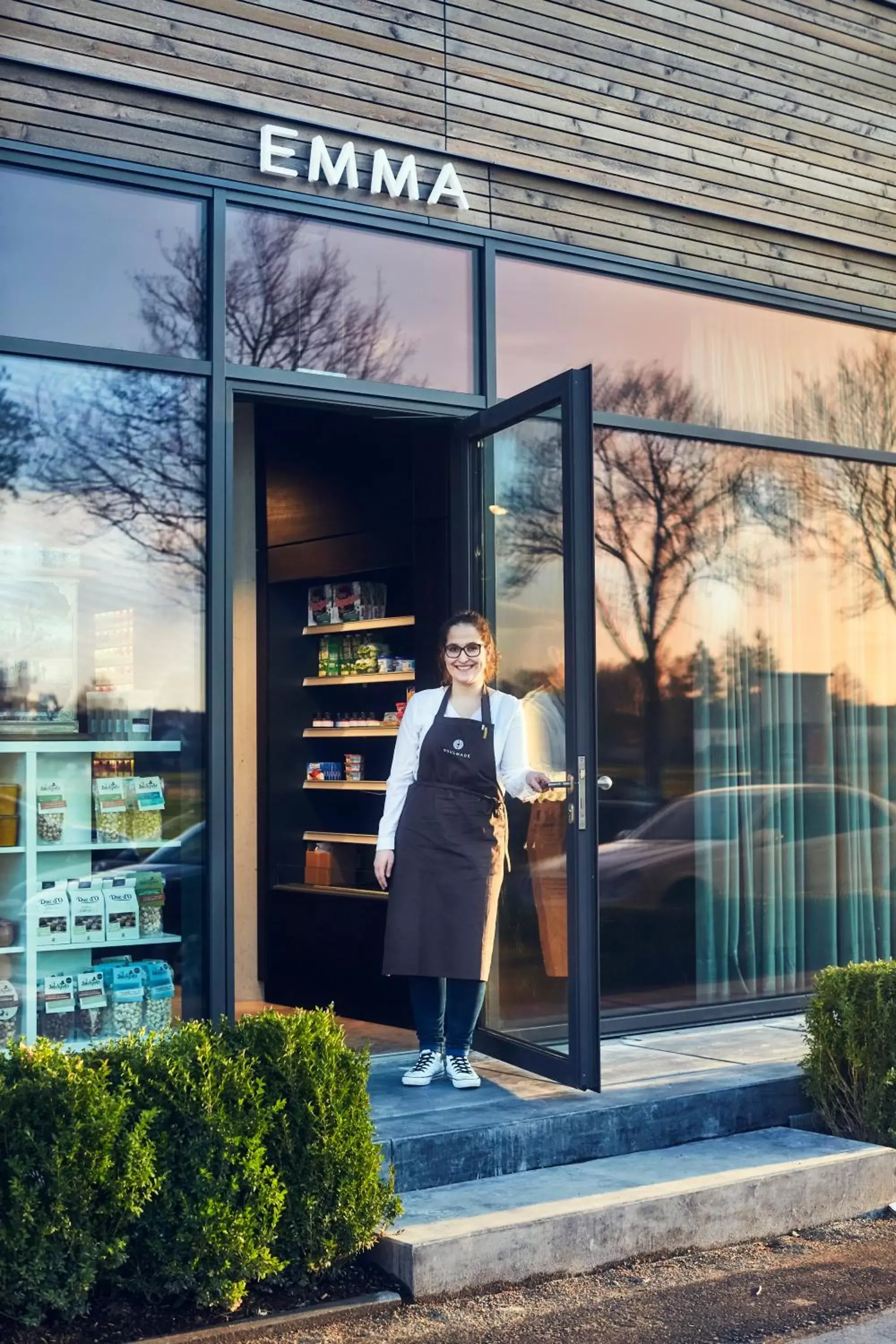 On-site shops, Facade/Entrance in Soulmade