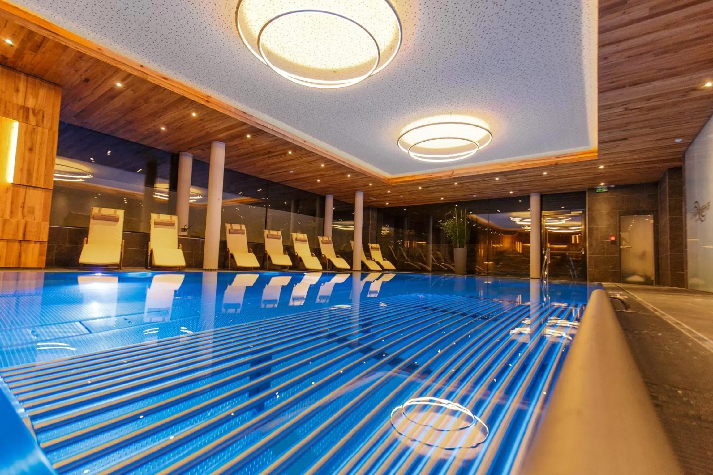 Swimming pool in Hotel Kaprunerhof