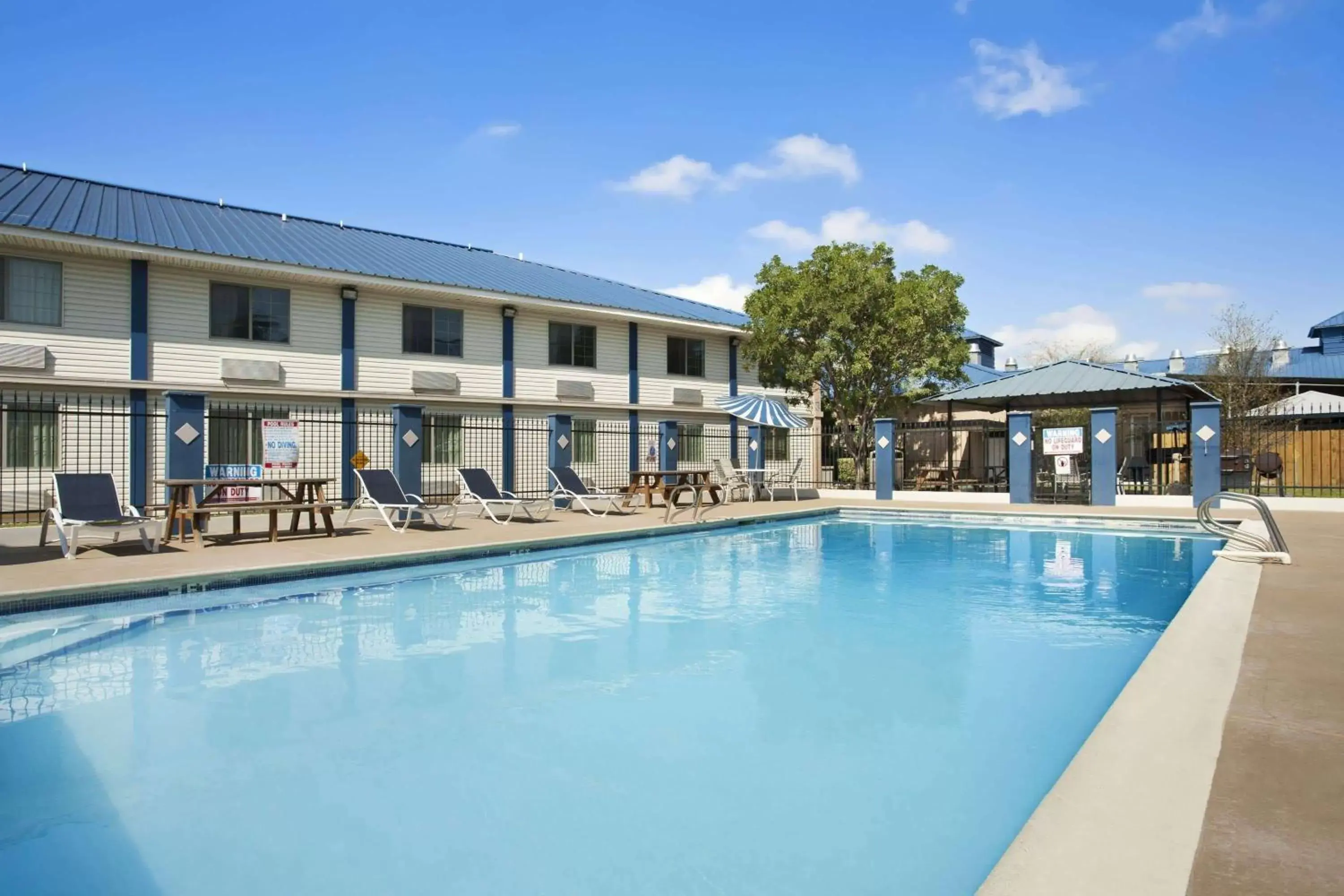 Activities, Swimming Pool in Days Inn & Suites by Wyndham Laredo