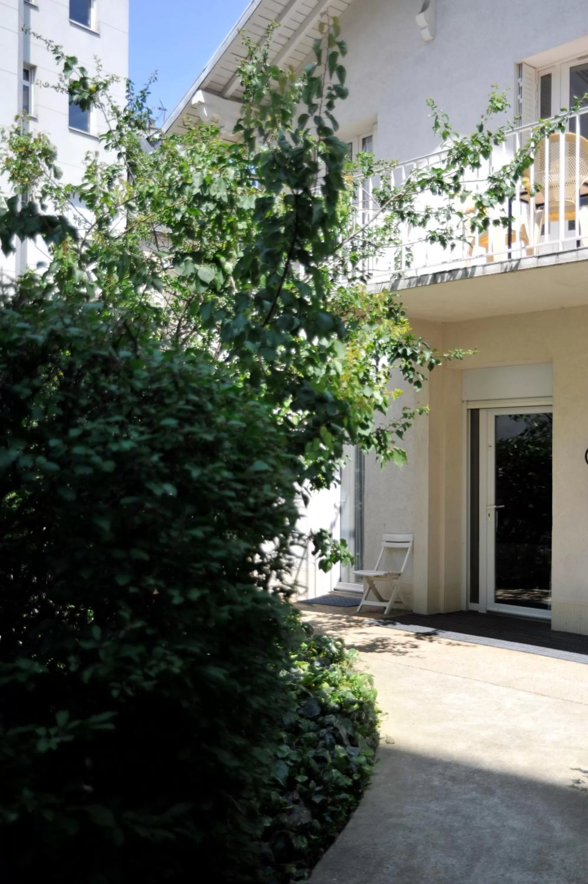 Patio in HOTEL DE PARIS MONTPARNASSE