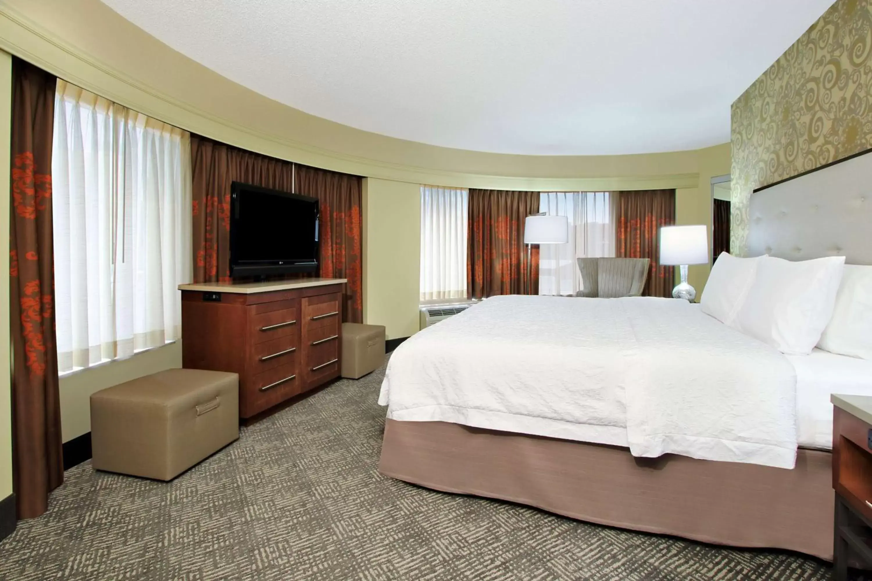 Bedroom, Bed in Hampton Inn & Suites Columbus-Downtown, Ohio