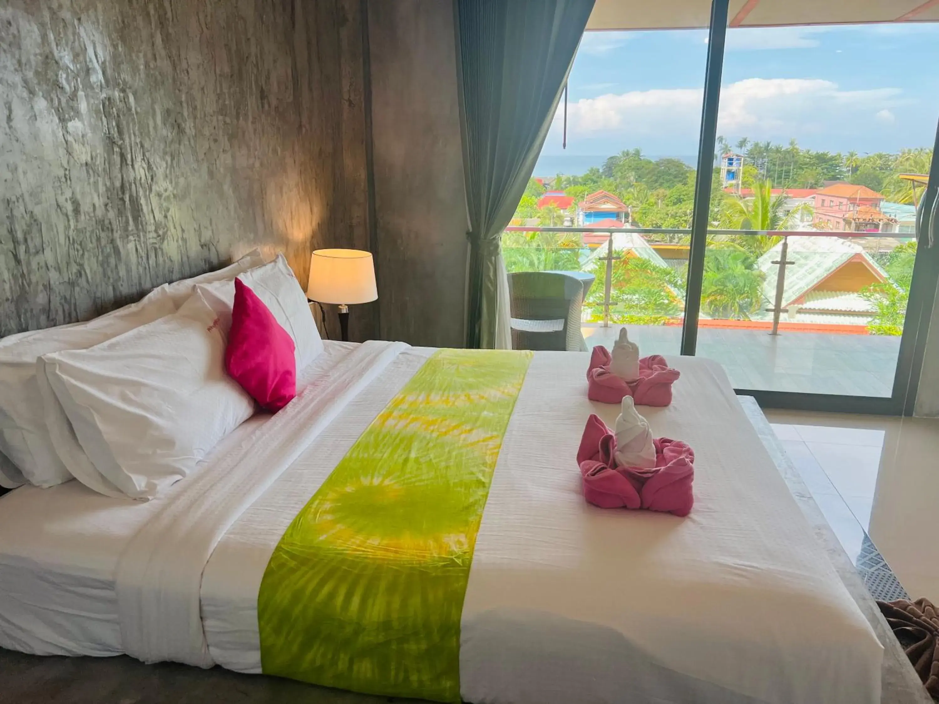 Bed in Pinky Bungalow Resort - SHA Extra Plus