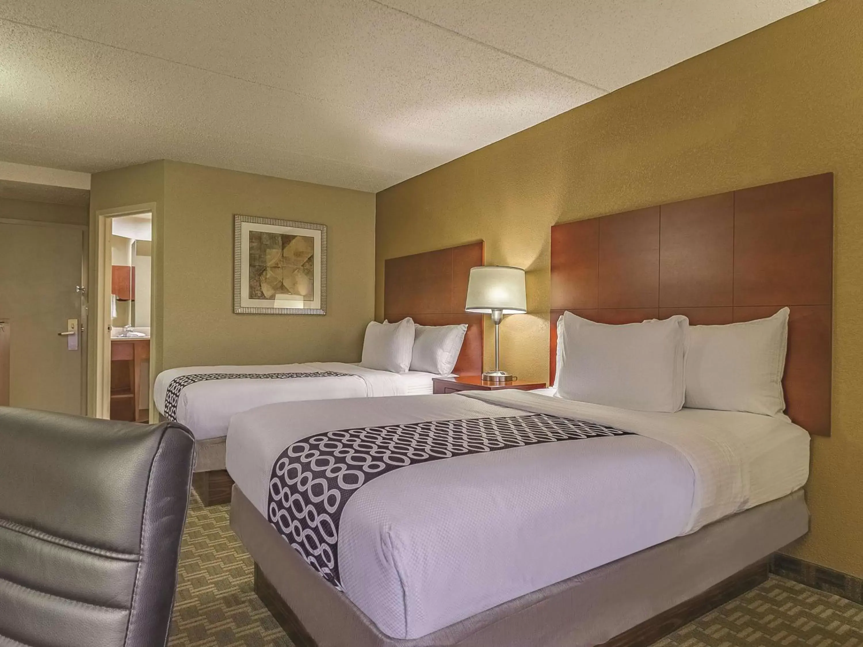 Photo of the whole room, Bed in La Quinta by Wyndham Cleveland Airport West