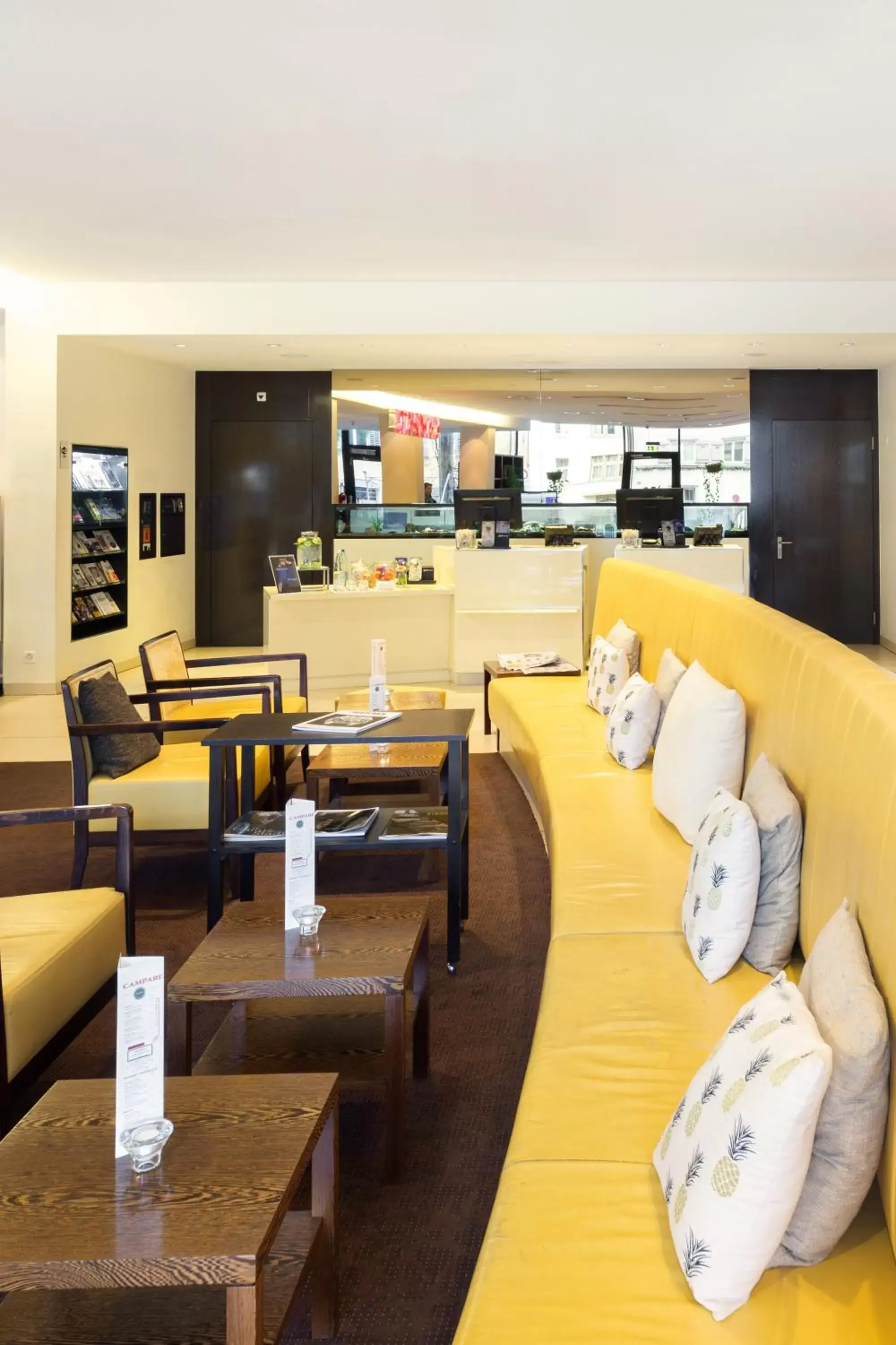 Lounge or bar, Restaurant/Places to Eat in Radisson Blu Hotel, St. Gallen