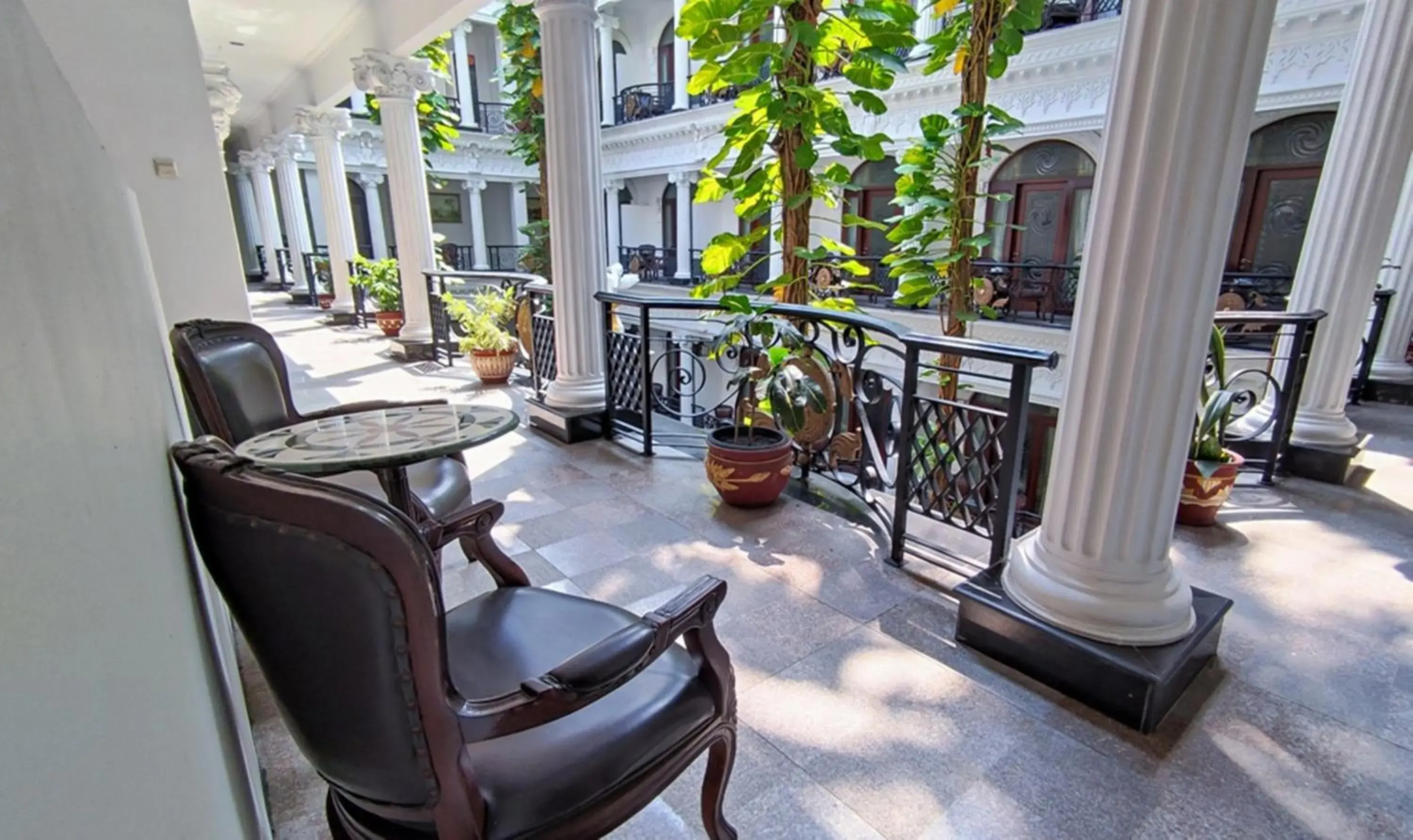 Balcony/Terrace in The Grand Palace Hotel Malang