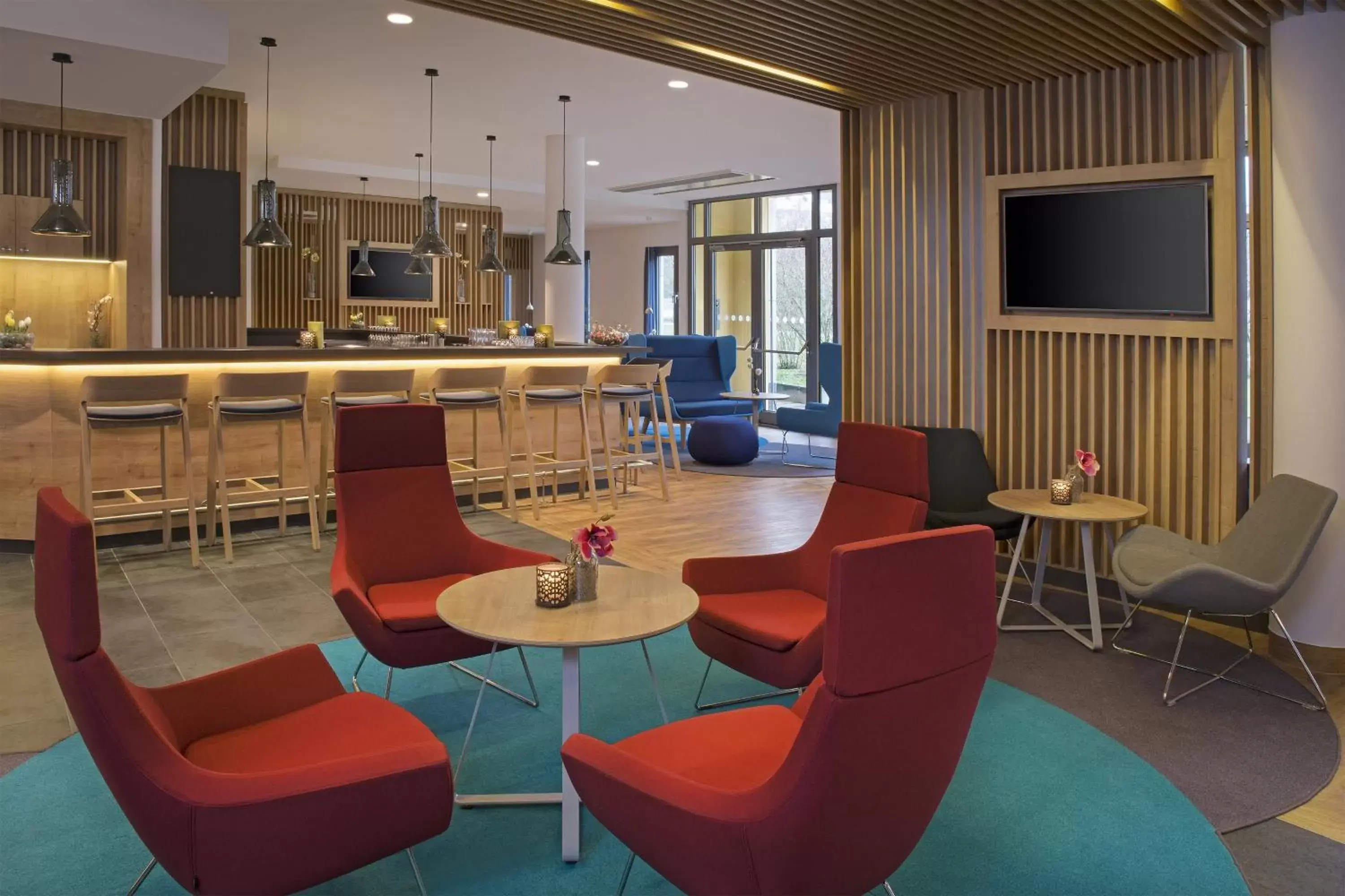 Property building, Lounge/Bar in Holiday Inn Express Baden-Baden, an IHG Hotel