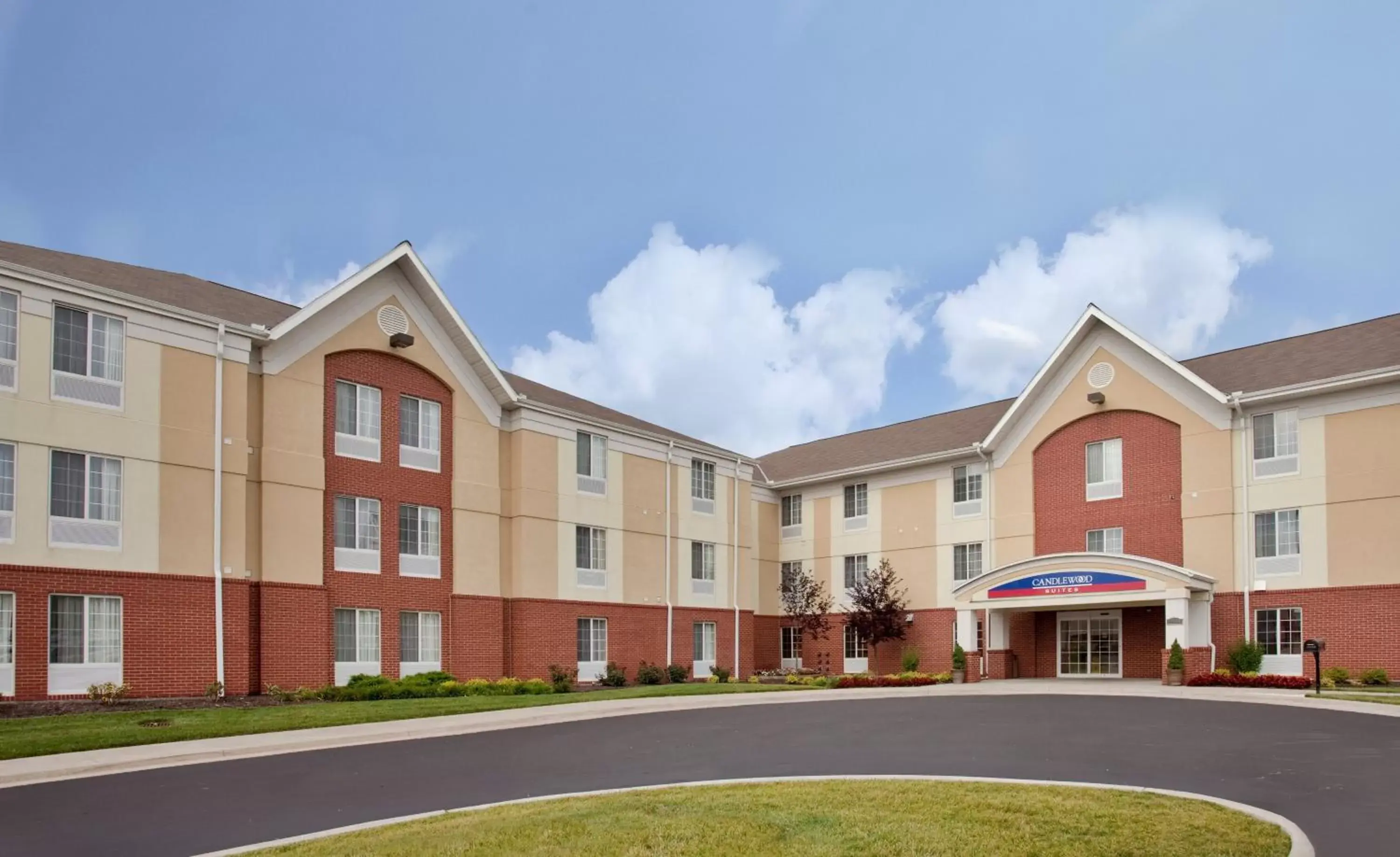 Property Building in Candlewood Suites Kansas City, an IHG Hotel