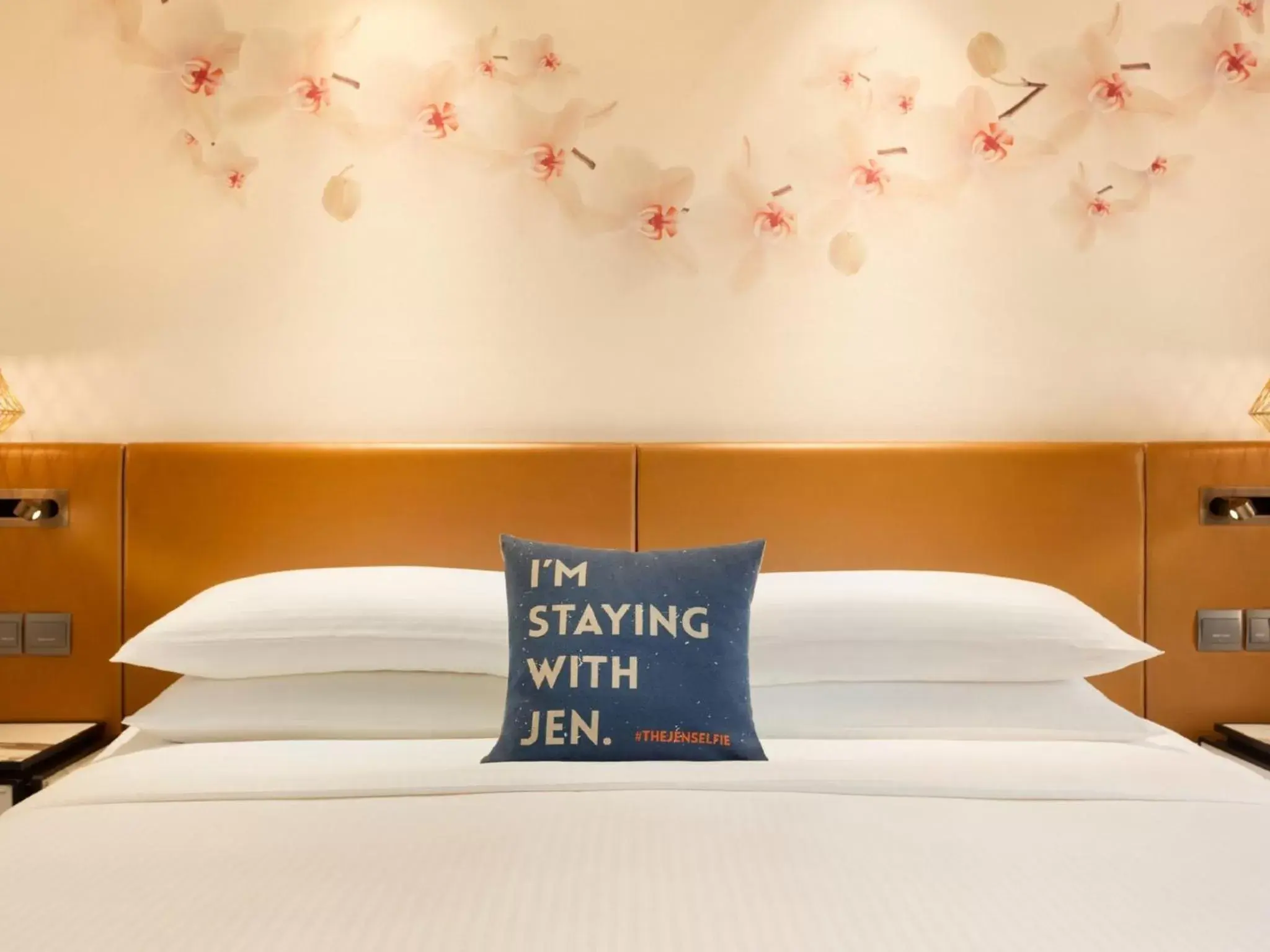 Photo of the whole room, Bed in JEN Singapore Tanglin by Shangri-La