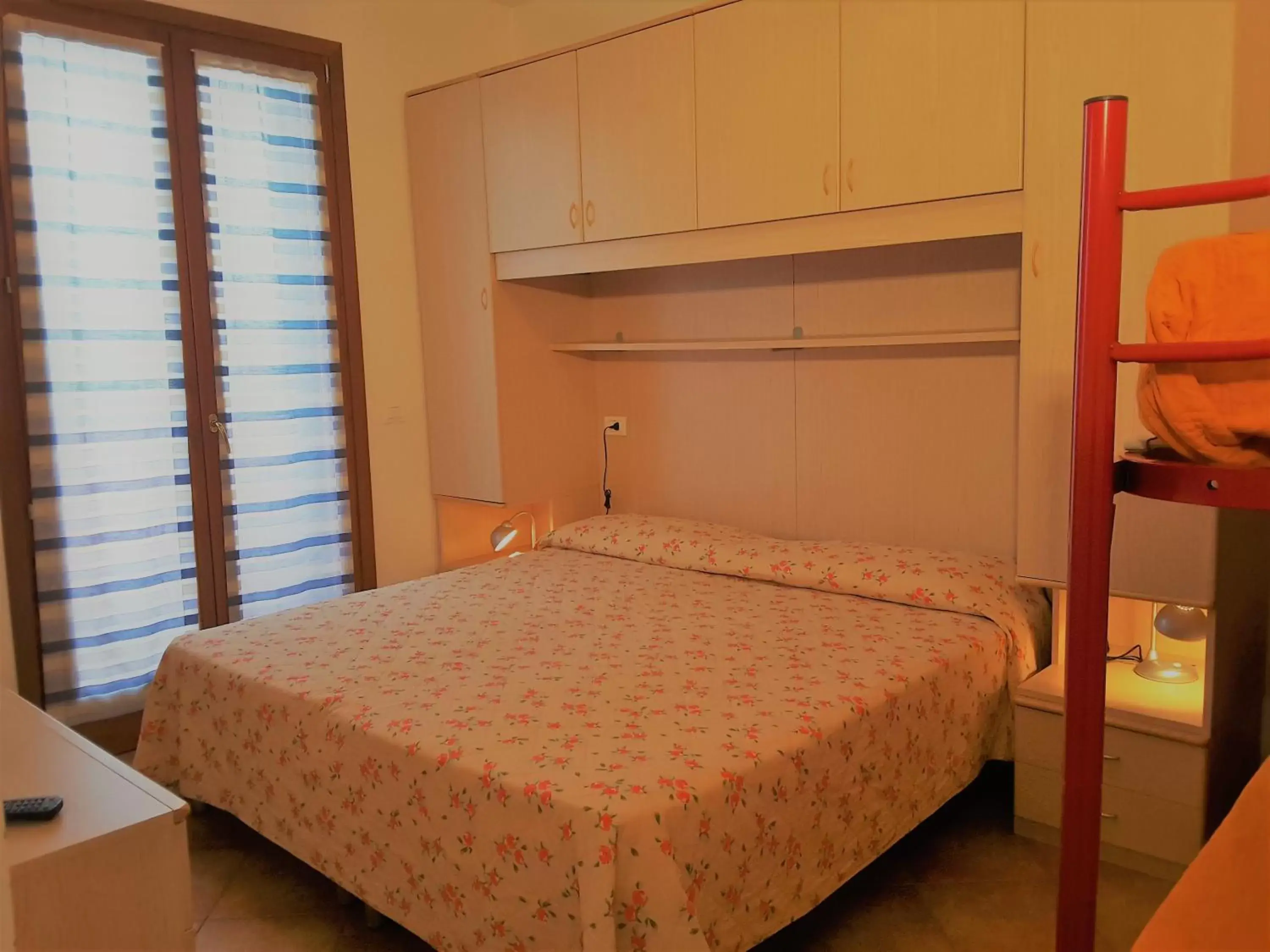 Bed in Villaggio dei Fiori Apart- Hotel 3 Stars - Family Resort