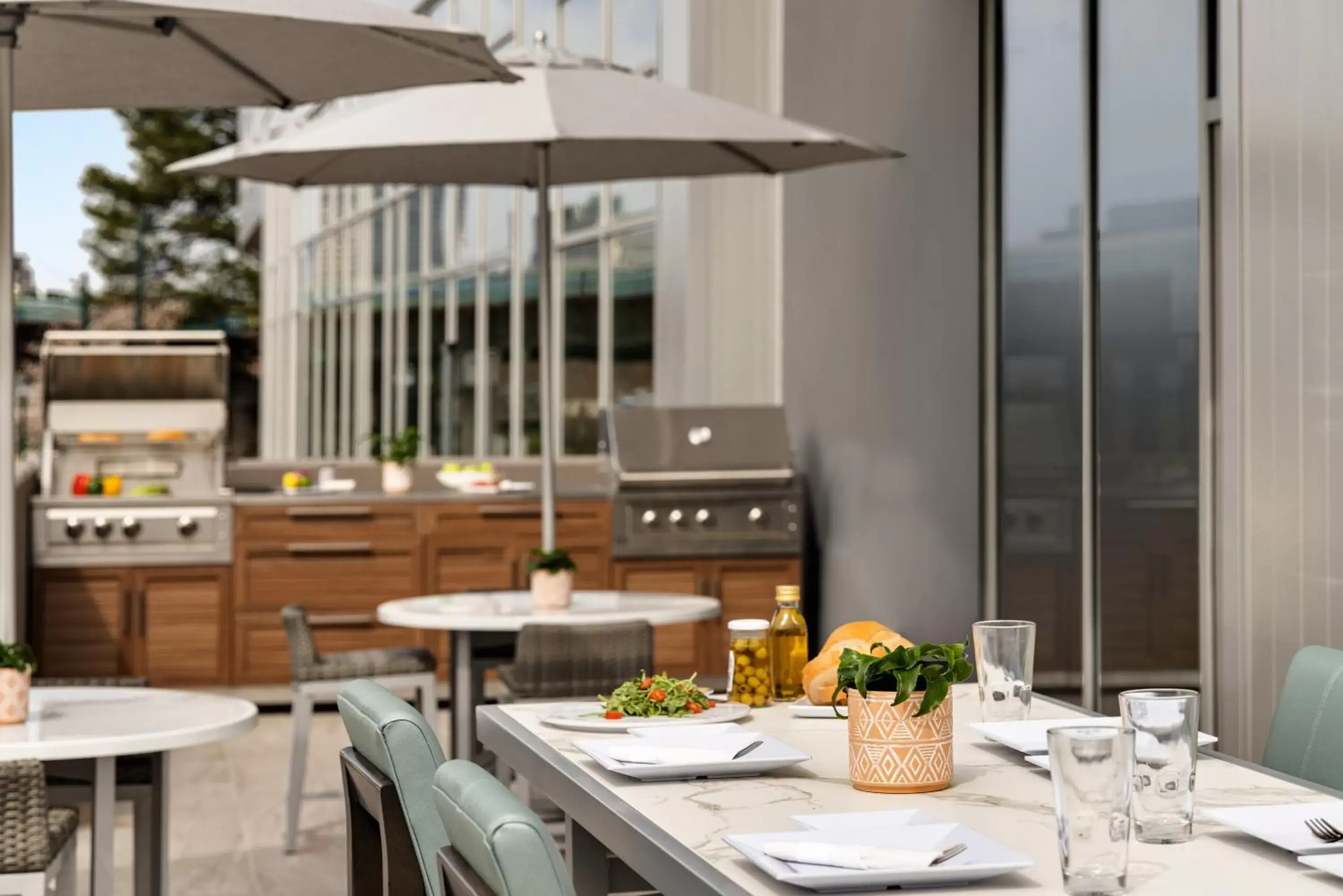 Activities, Restaurant/Places to Eat in Hyatt House Atlanta Perimeter Center