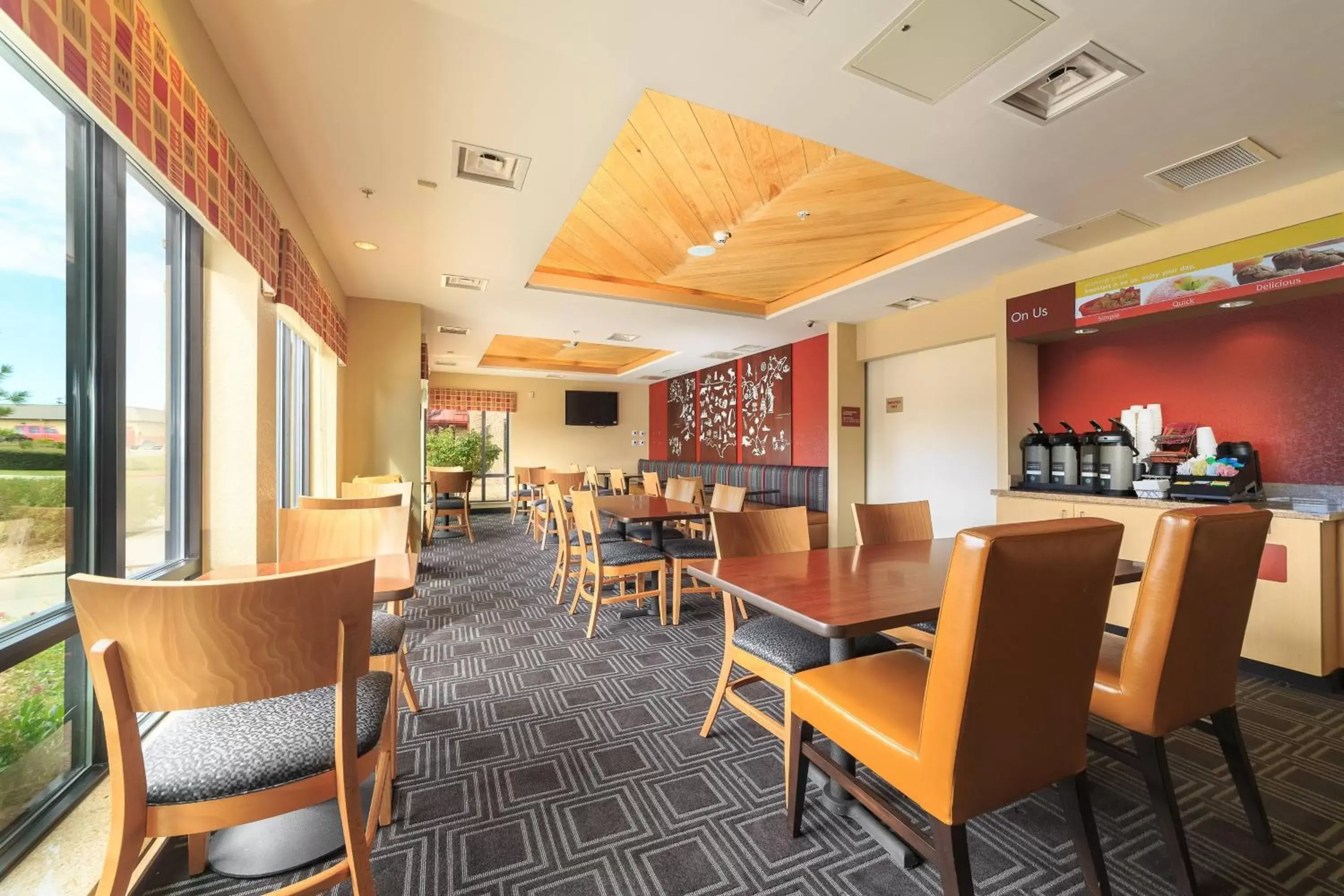 Breakfast, Restaurant/Places to Eat in TownePlace Suites Farmington