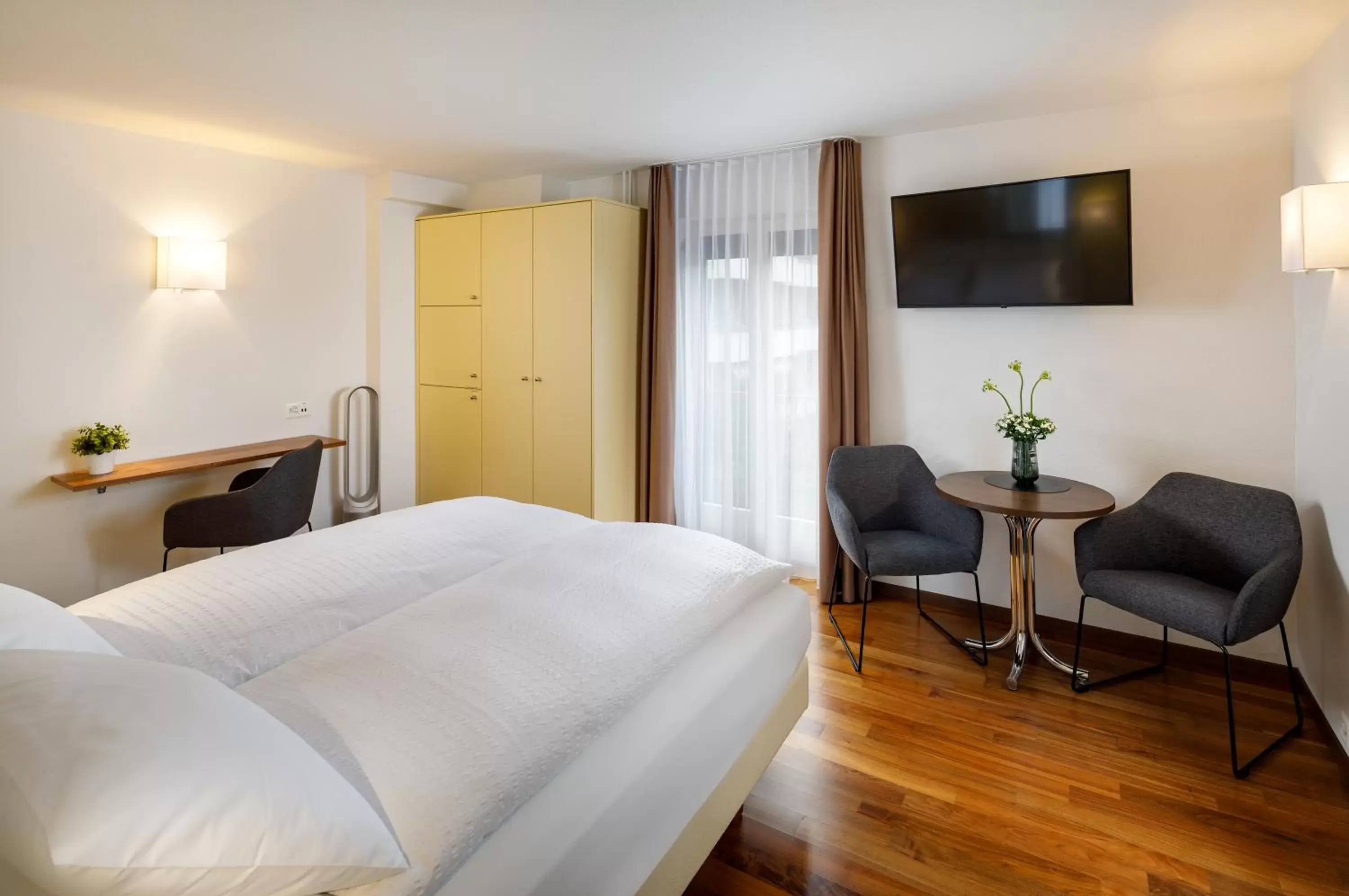 Photo of the whole room, Bed in Aparthotel Familie Hugenschmidt
