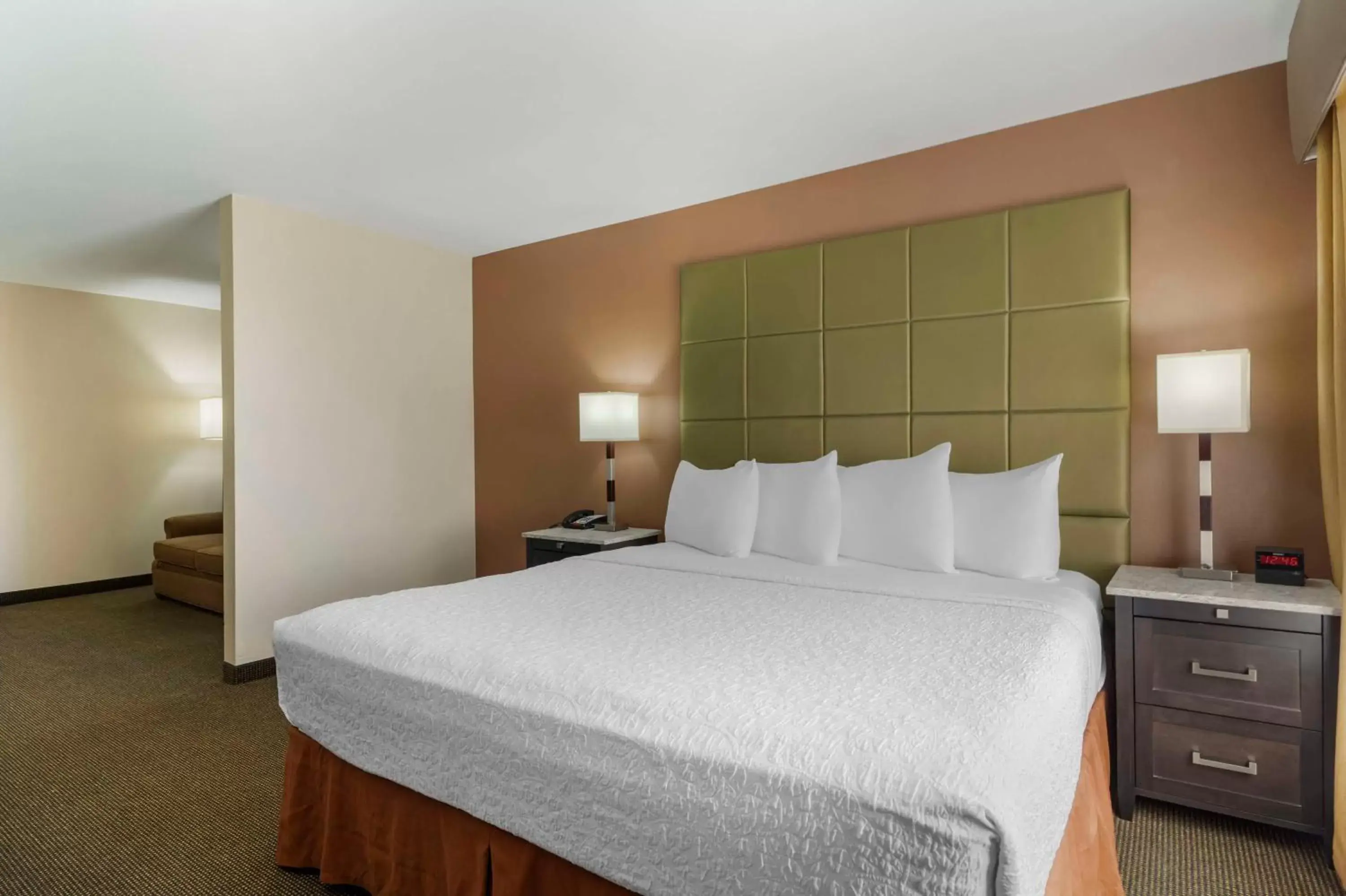 Bedroom, Bed in Best Western Plus Country Inn & Suites