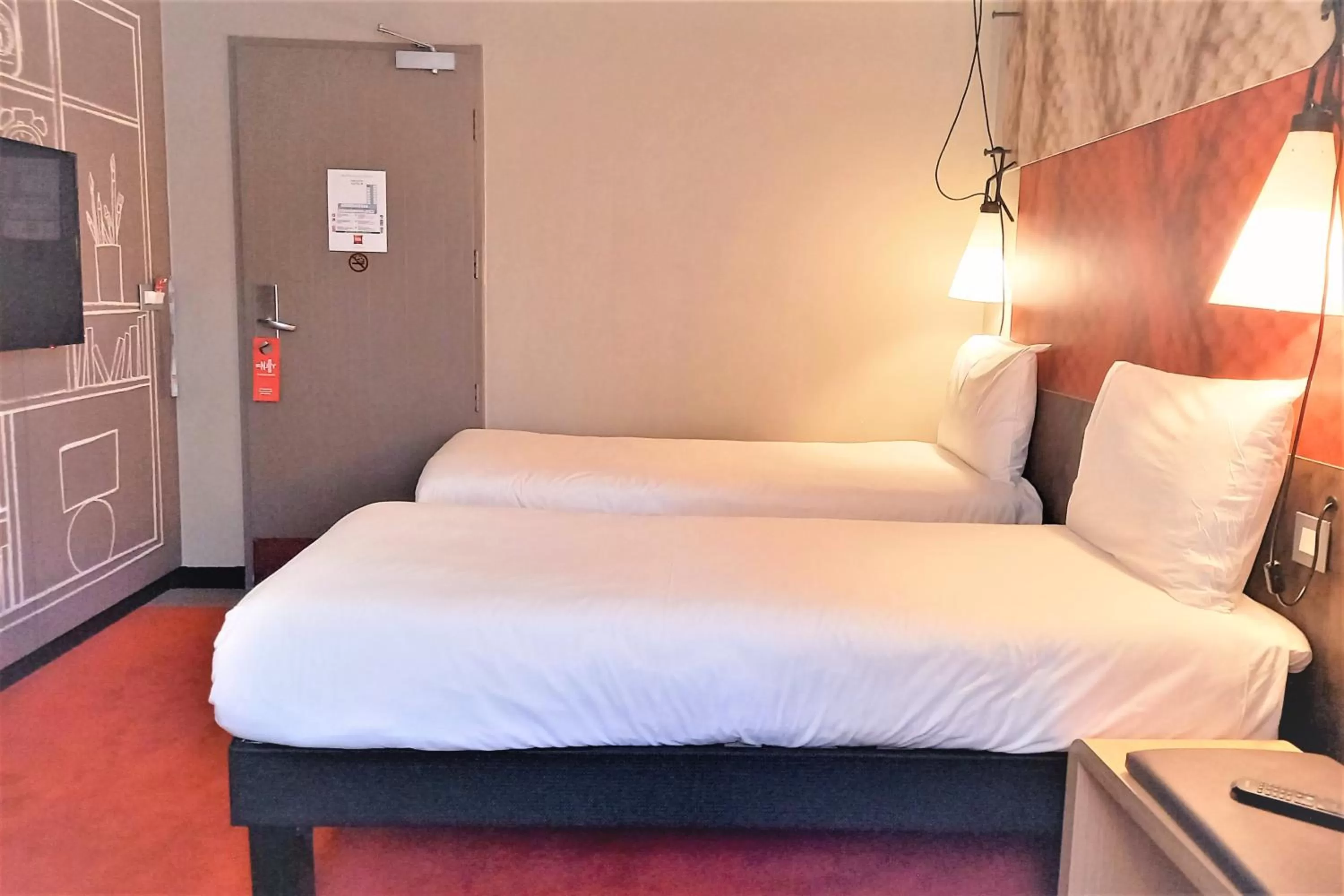 Bedroom, Bed in ibis Portsmouth