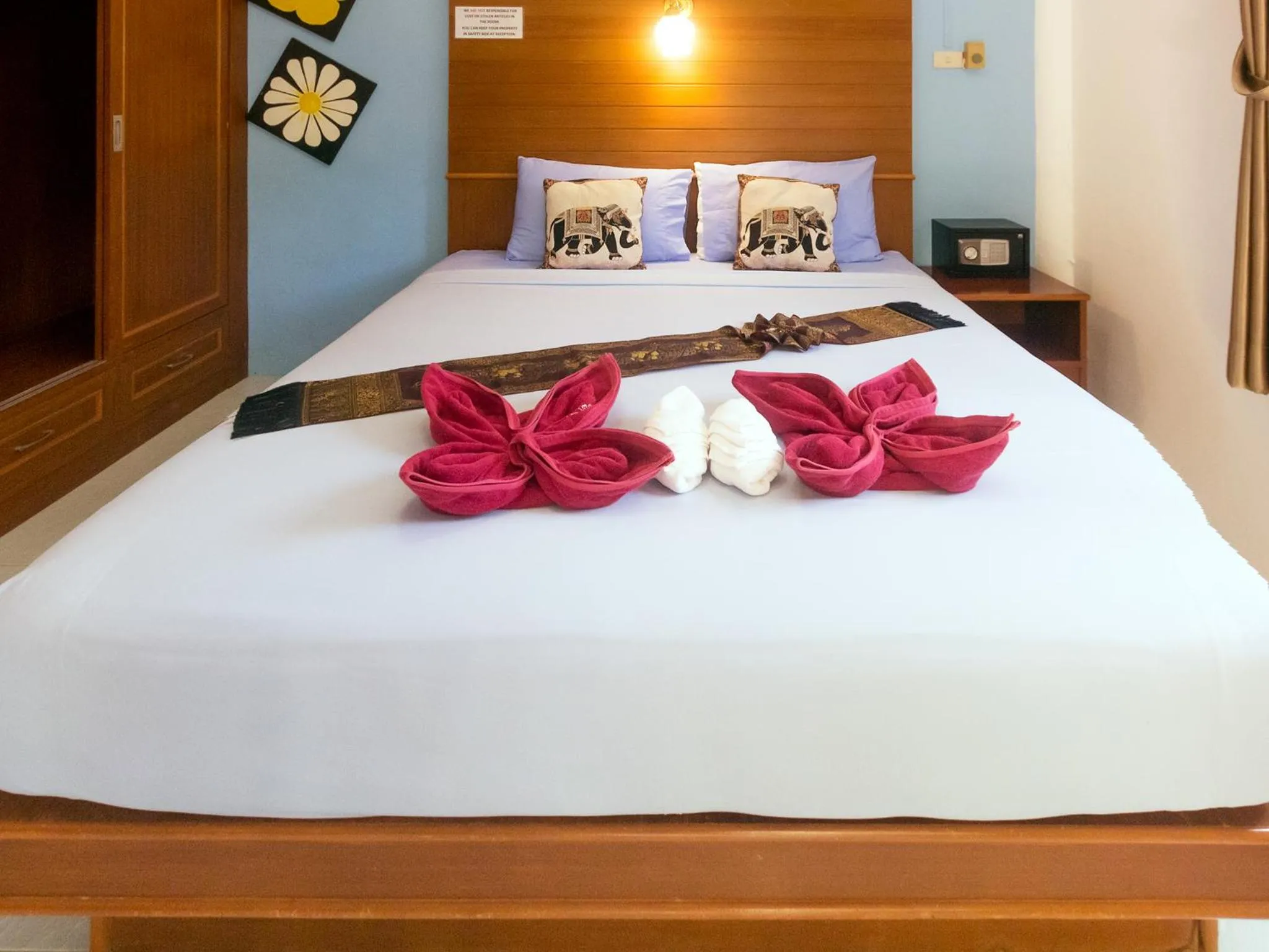 Bed in Lanta Garden Home