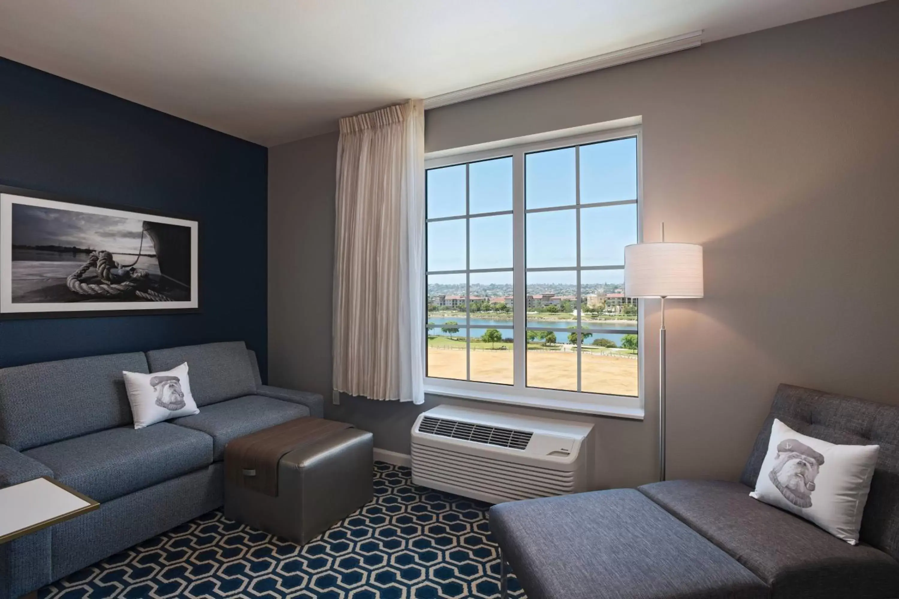 Living room, Seating Area in TownePlace Suites by Marriott San Diego Airport/Liberty Station