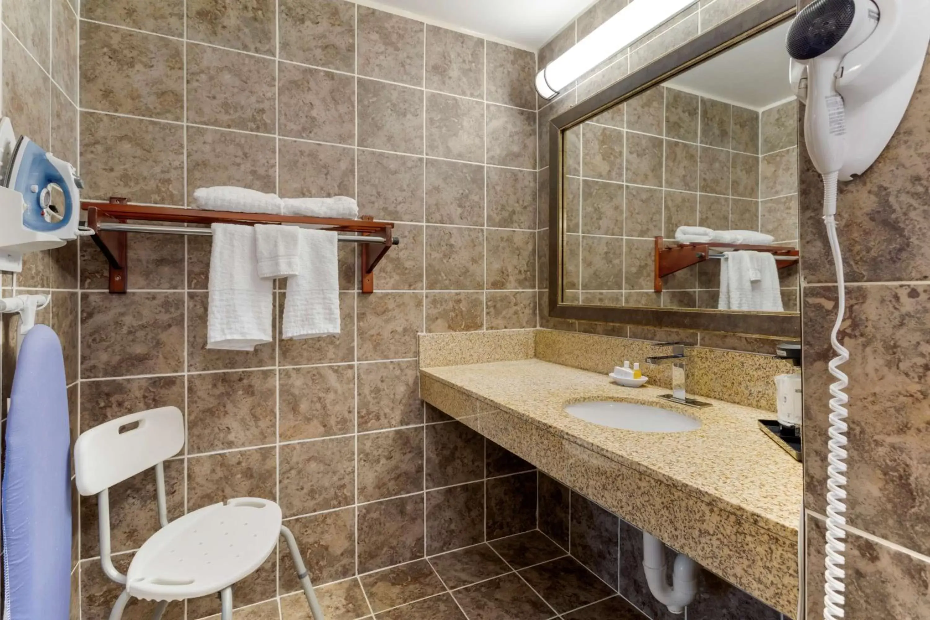 Bathroom in Best Western Smoky Mountain Inn