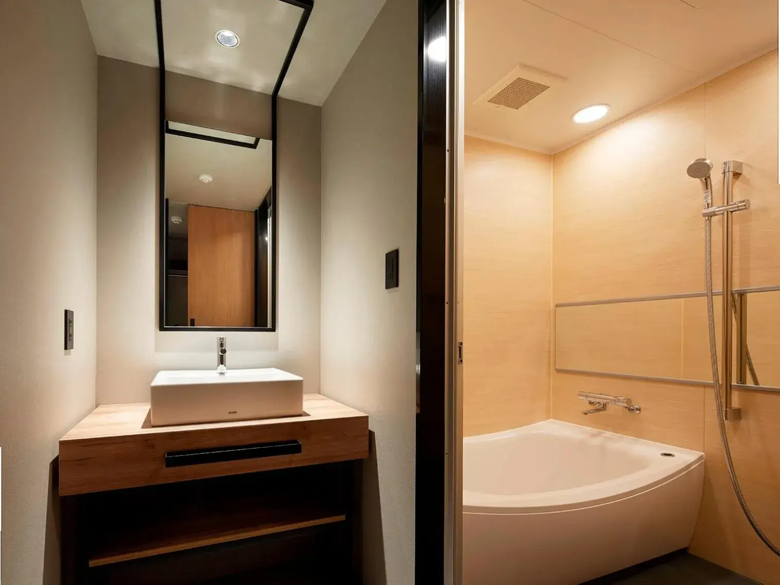 Bathroom in hotel androoms Shin-Osaka