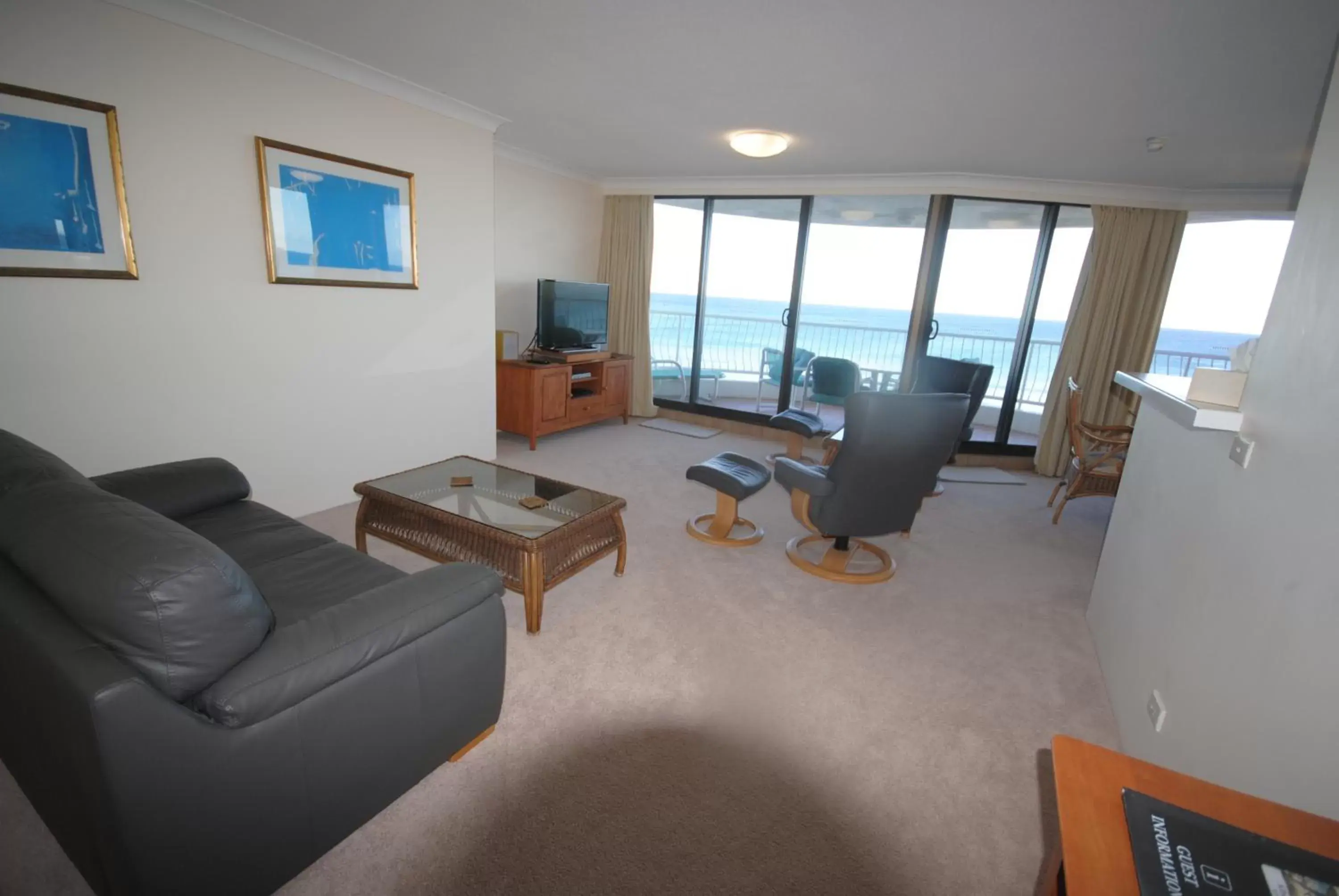 Living room, Seating Area in Albatross North Apartments