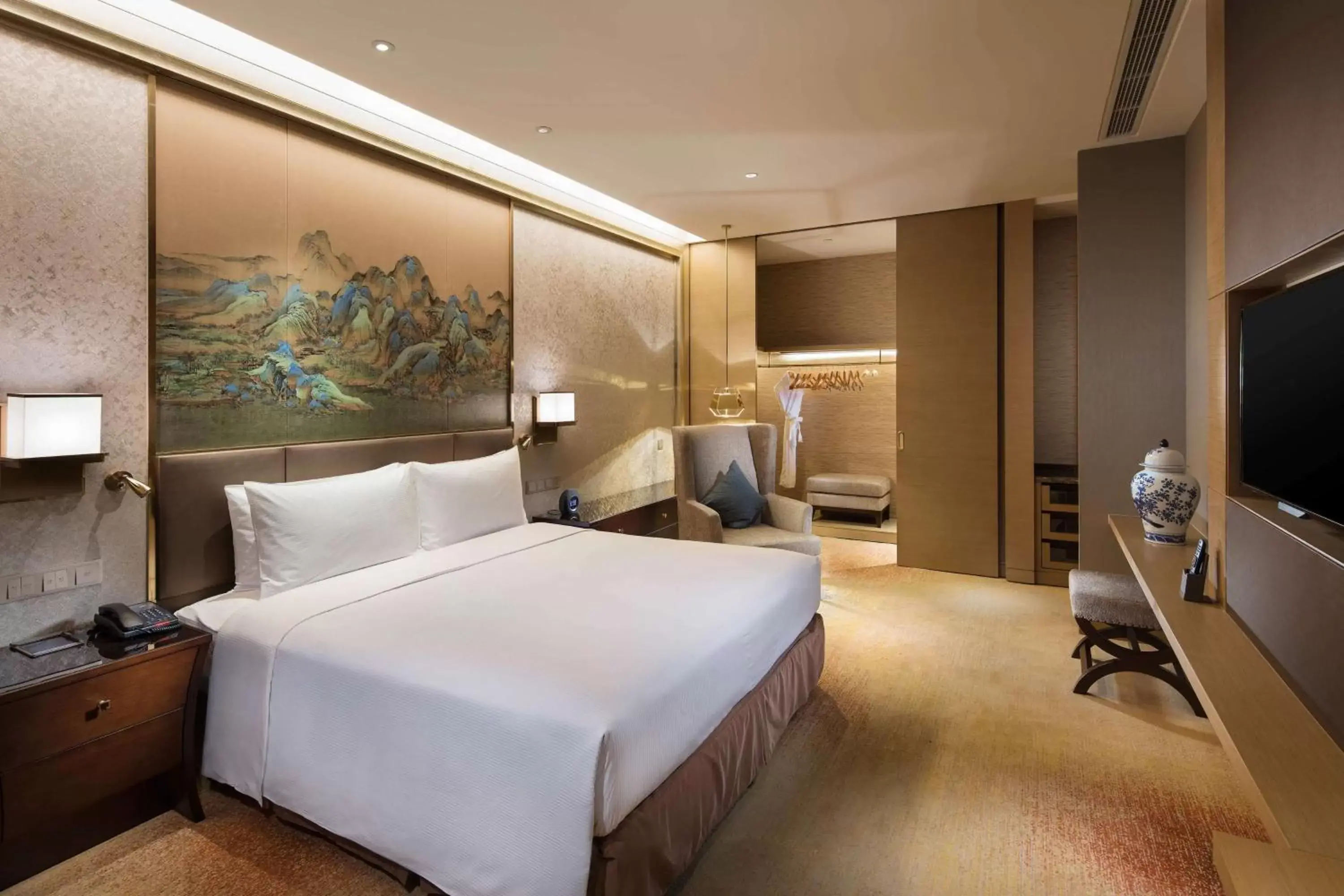 Bedroom, Bed in Hilton Yantai