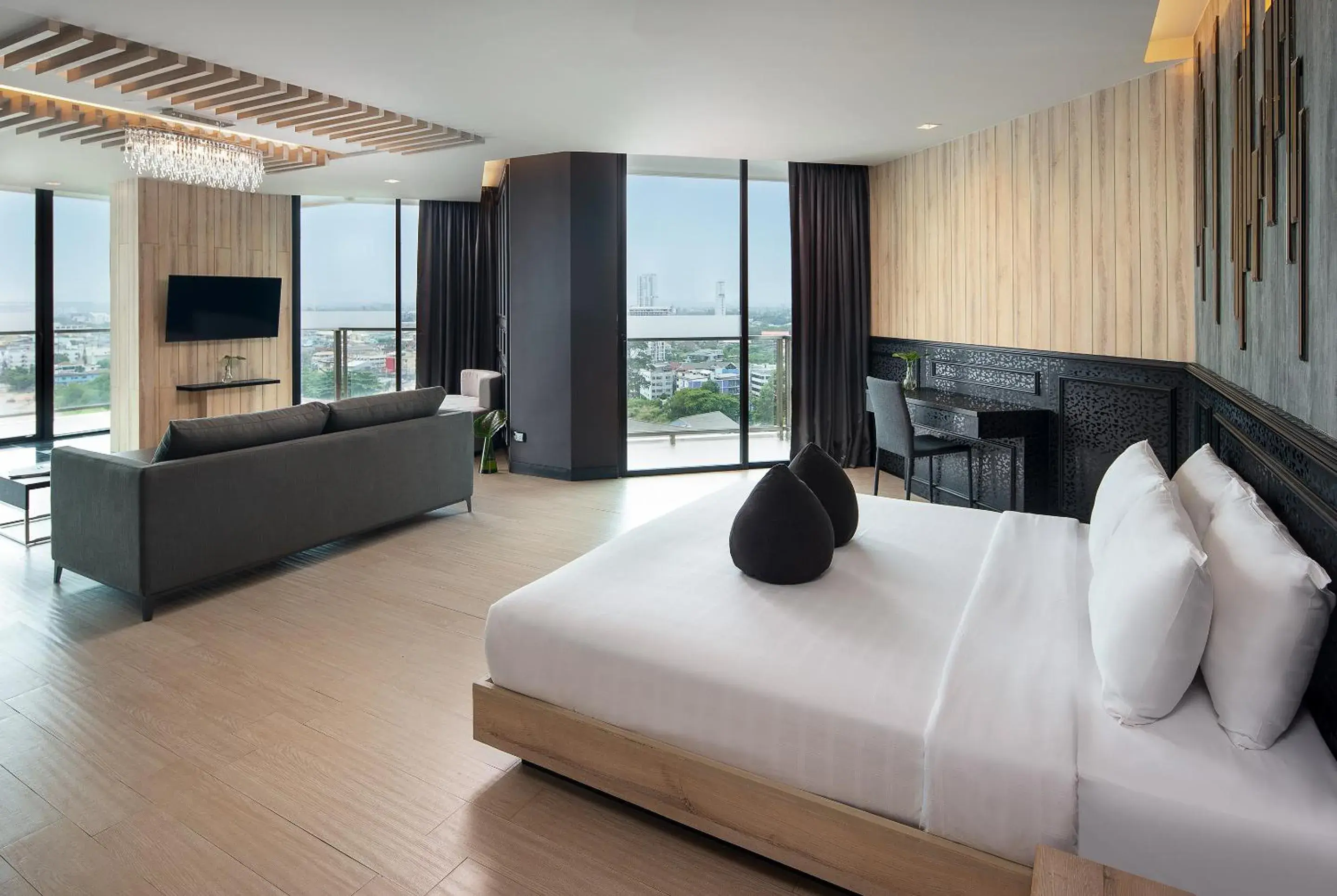 Photo of the whole room, Bed in Tsix5 Phenomenal Hotel Pattaya