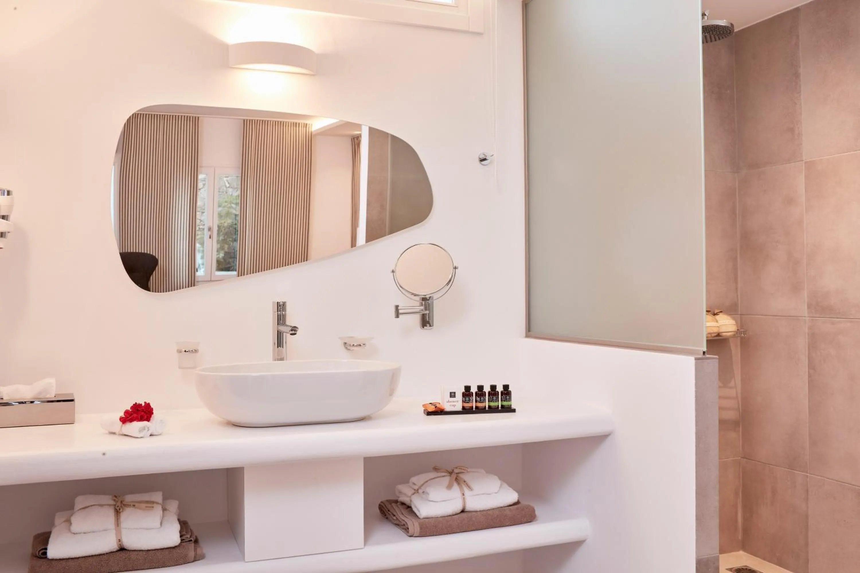 Shower in Mykonos Princess Hotel