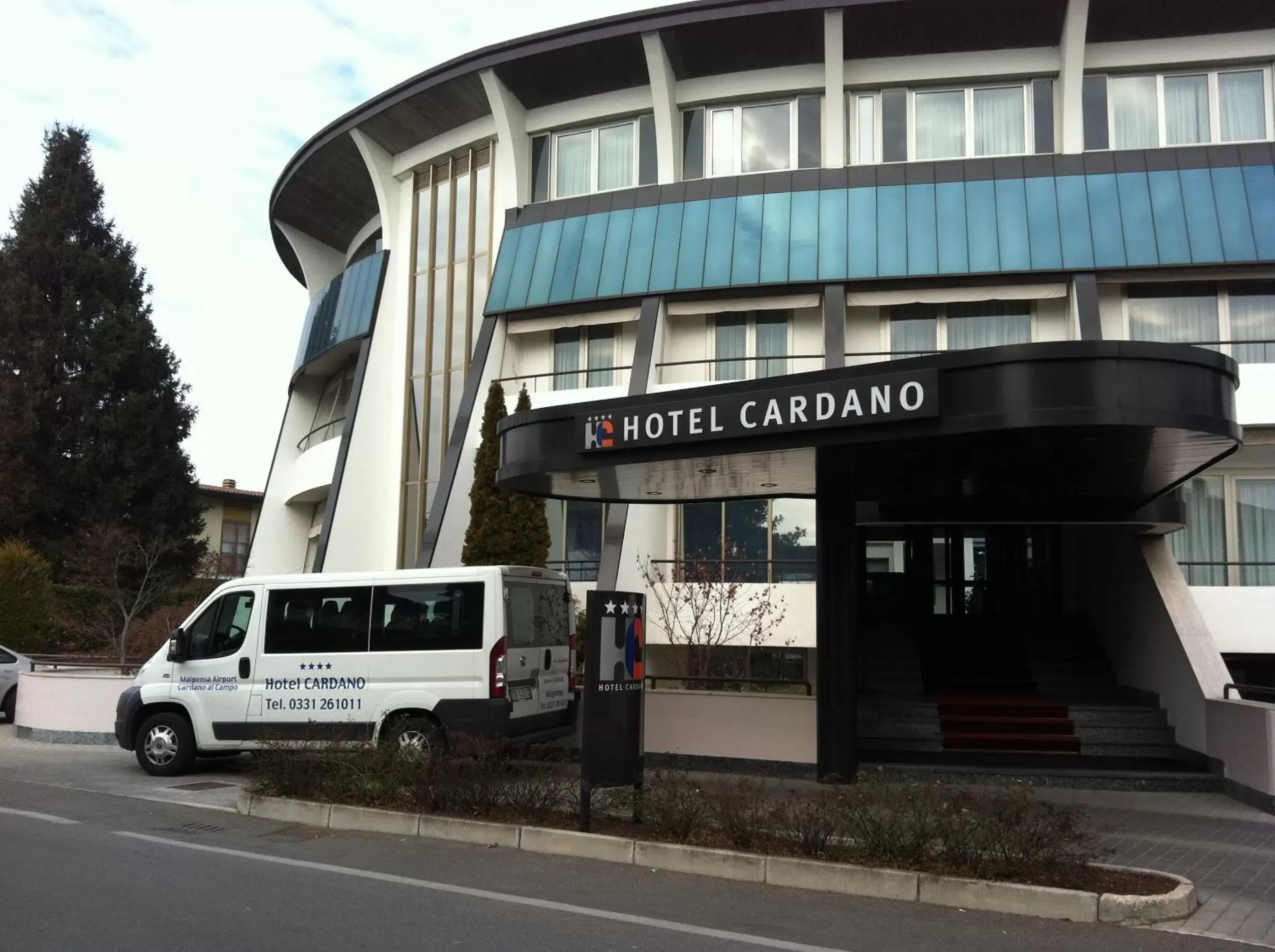Facade/entrance, Property Building in Cardano Hotel Malpensa