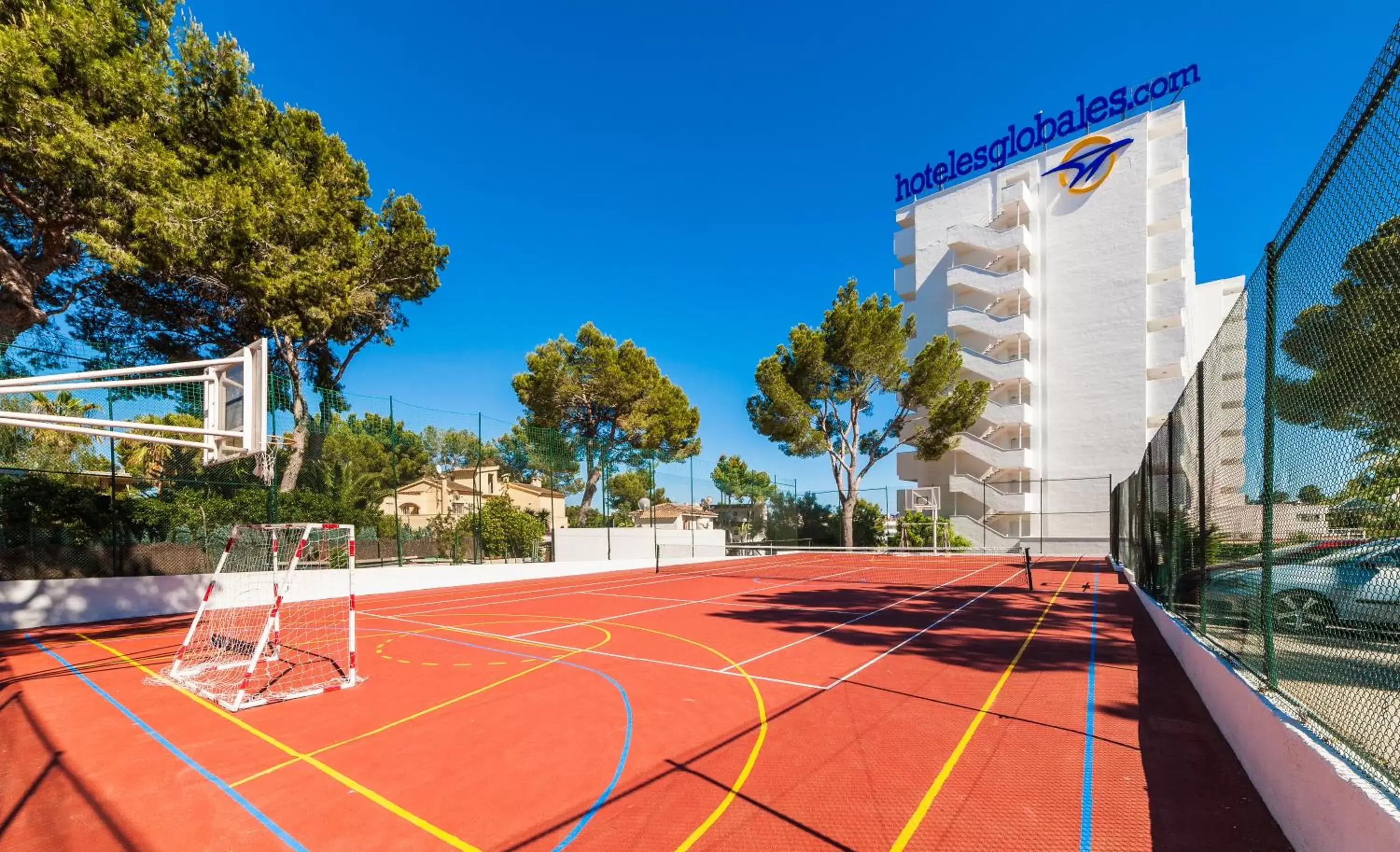 Property building, Tennis/Squash in Globales Mimosa