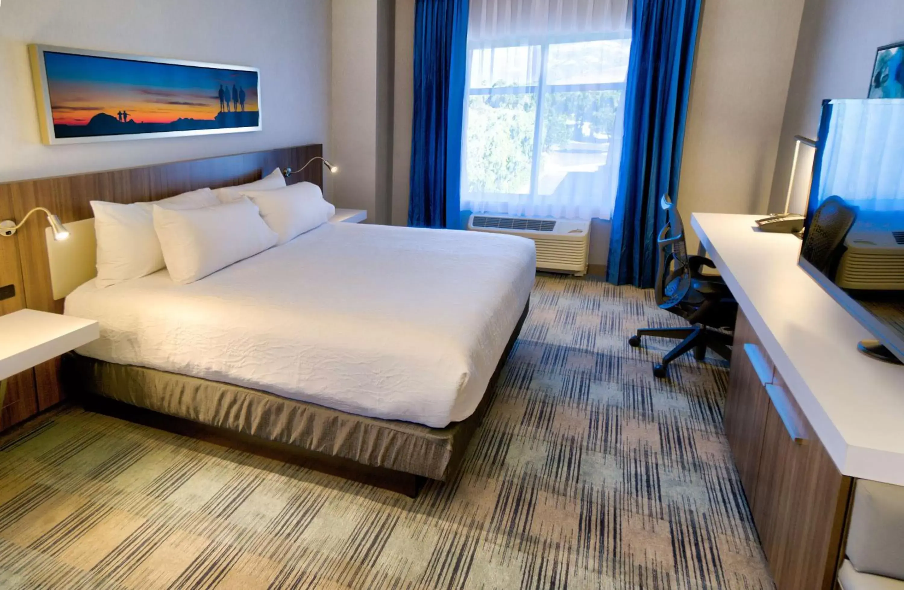 Bedroom, Bed in Hilton Garden Inn Santa Barbara/Goleta