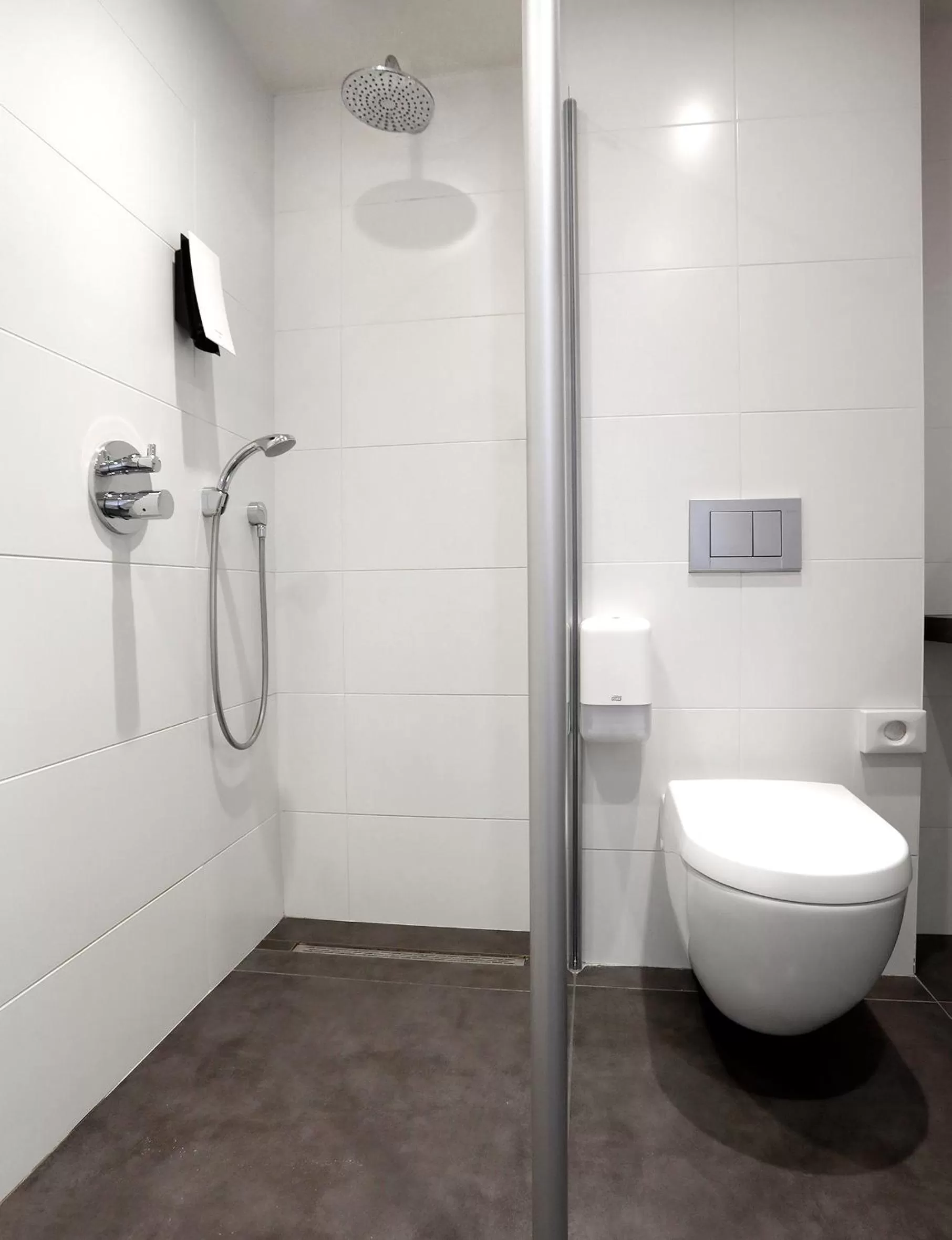 Bathroom in Churchill hotel Terneuzen