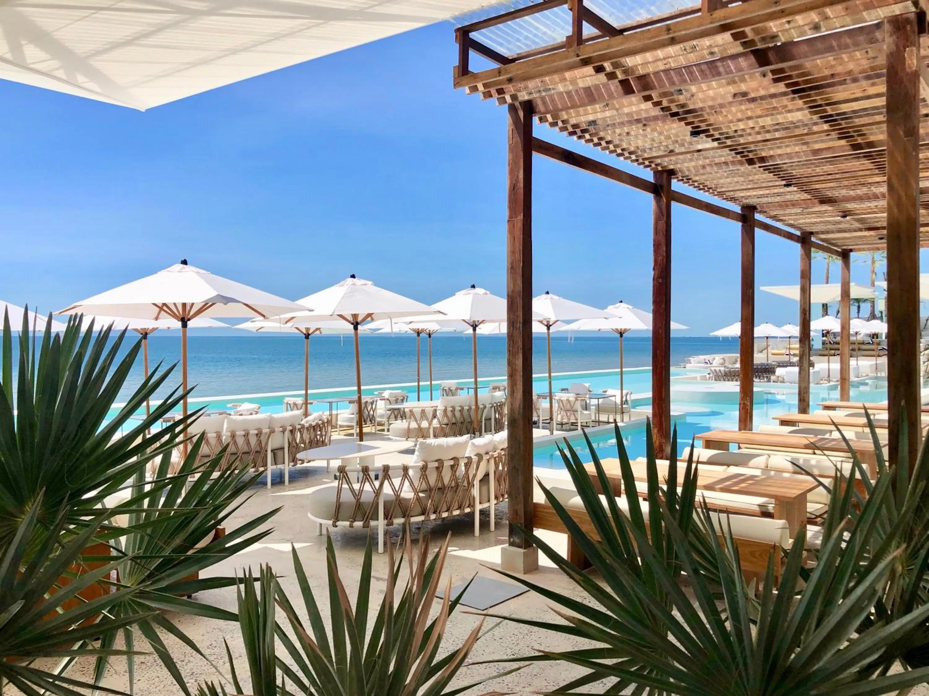 Restaurant/places to eat in Sundance Dayclub Hua Hin