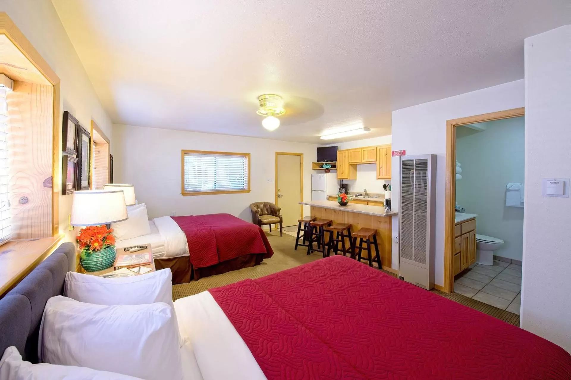 Kitchen or kitchenette in Sitzmark Sports Lodge