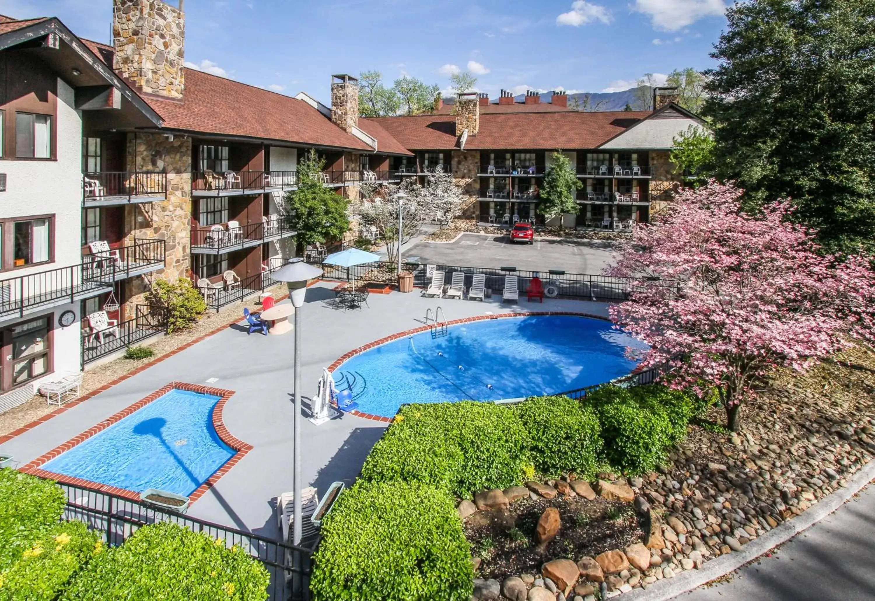 Pool View in River Edge Inn