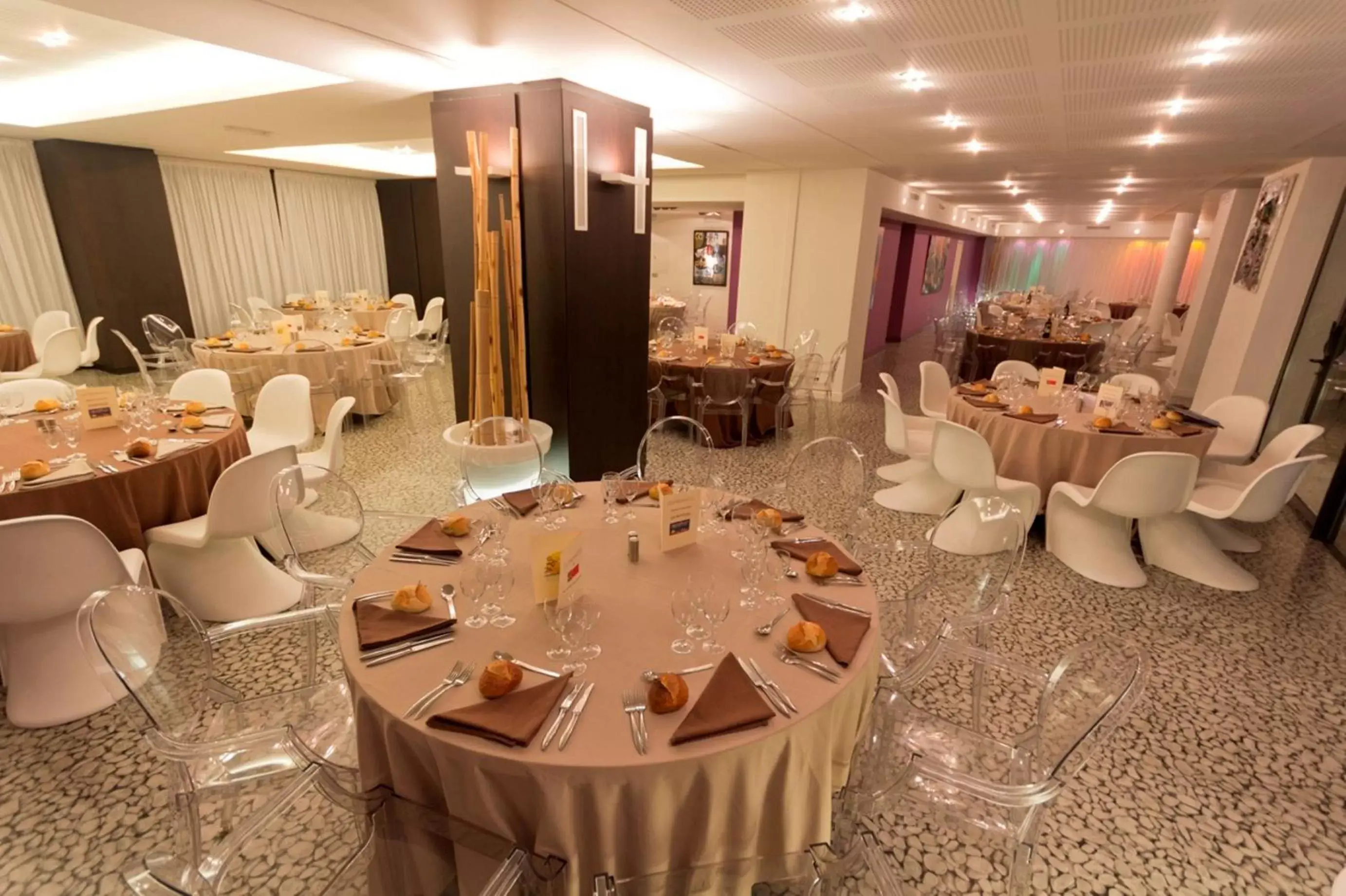 Business facilities, Banquet Facilities in Le Rex Hôtel