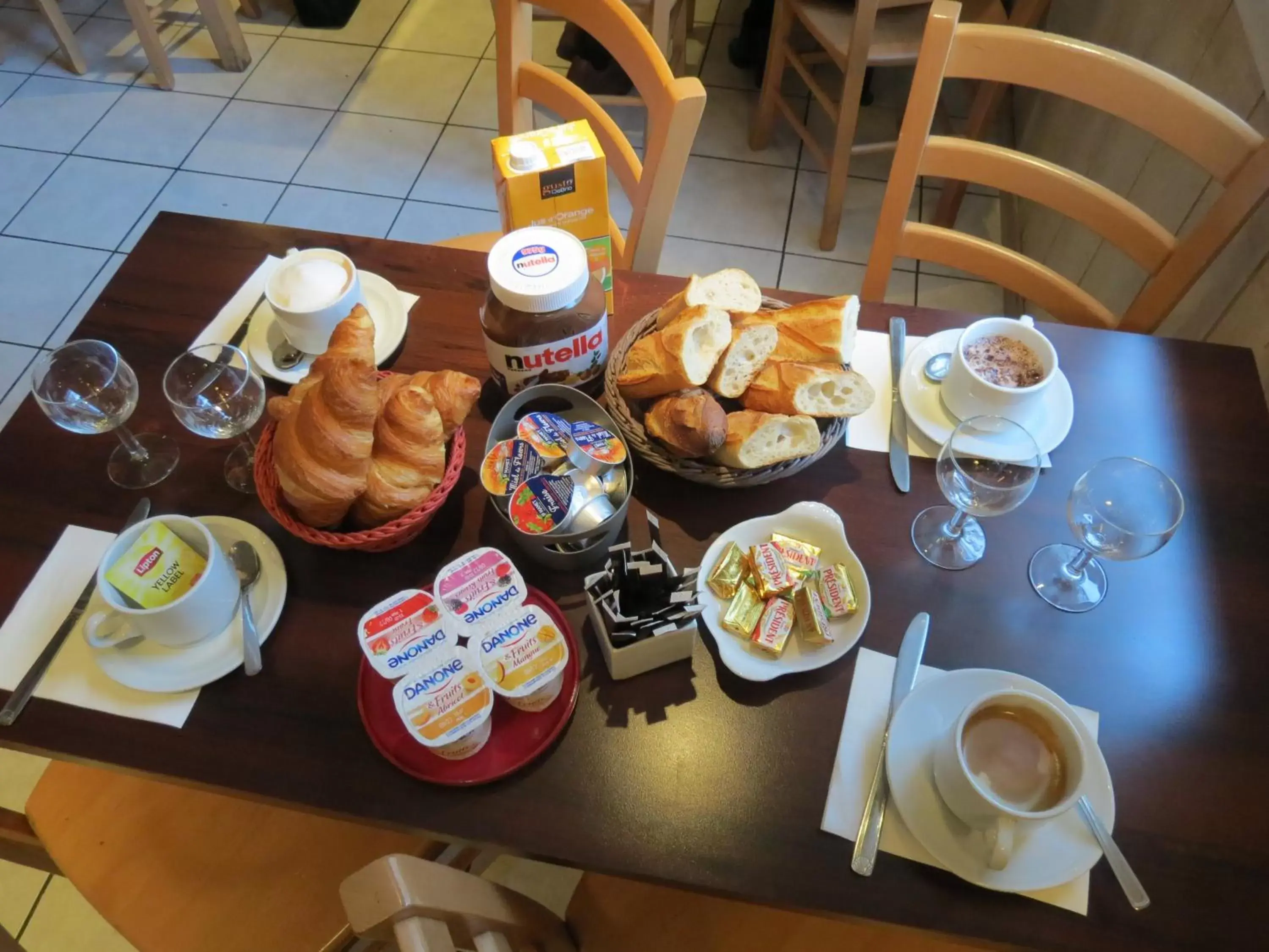Continental breakfast in Hotel le Faisan