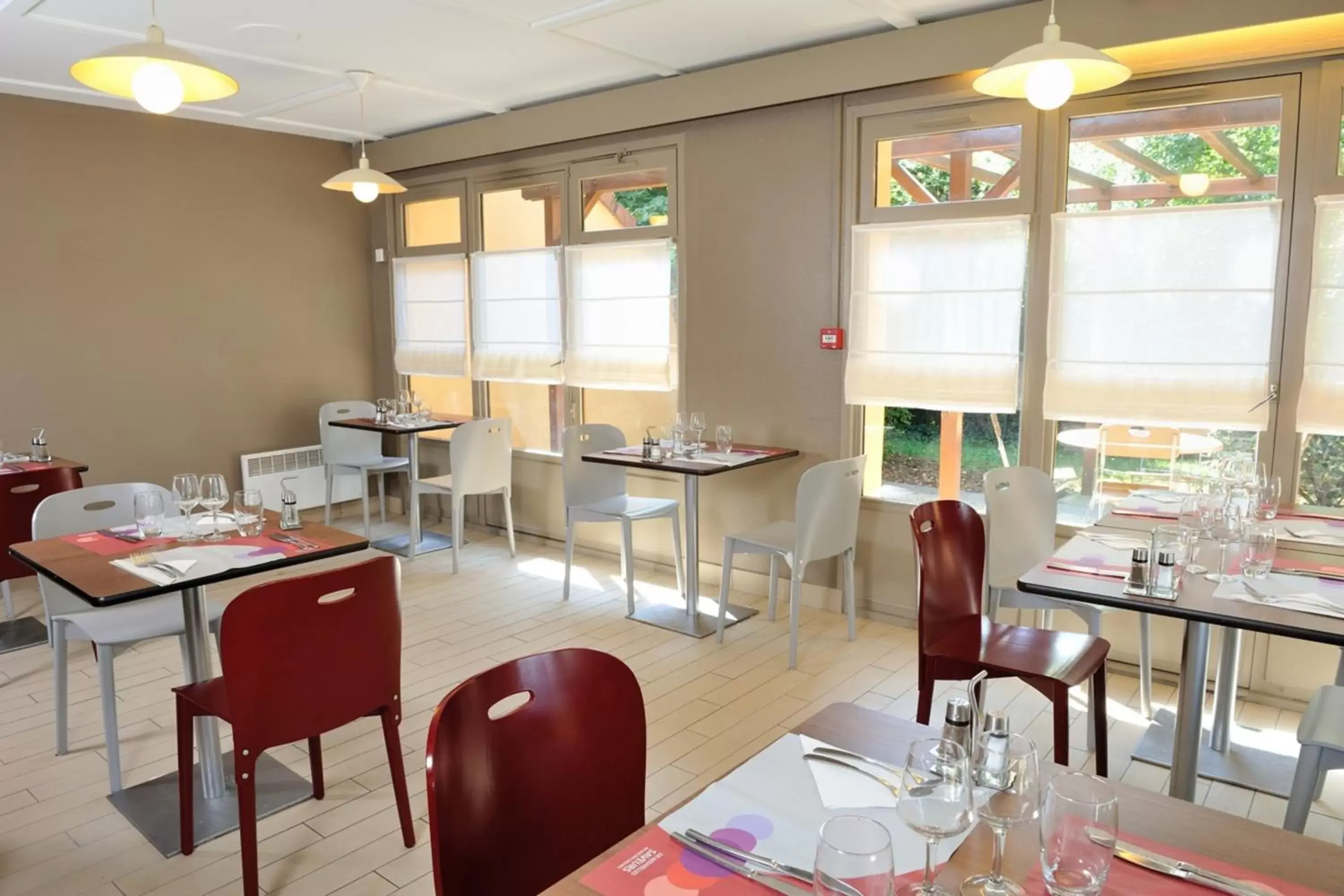 Restaurant/places to eat in Campanile Clermont-Ferrand ~ Thiers Restaurant/places to eat in Campanile Clermont-Ferrand ~ Thiers