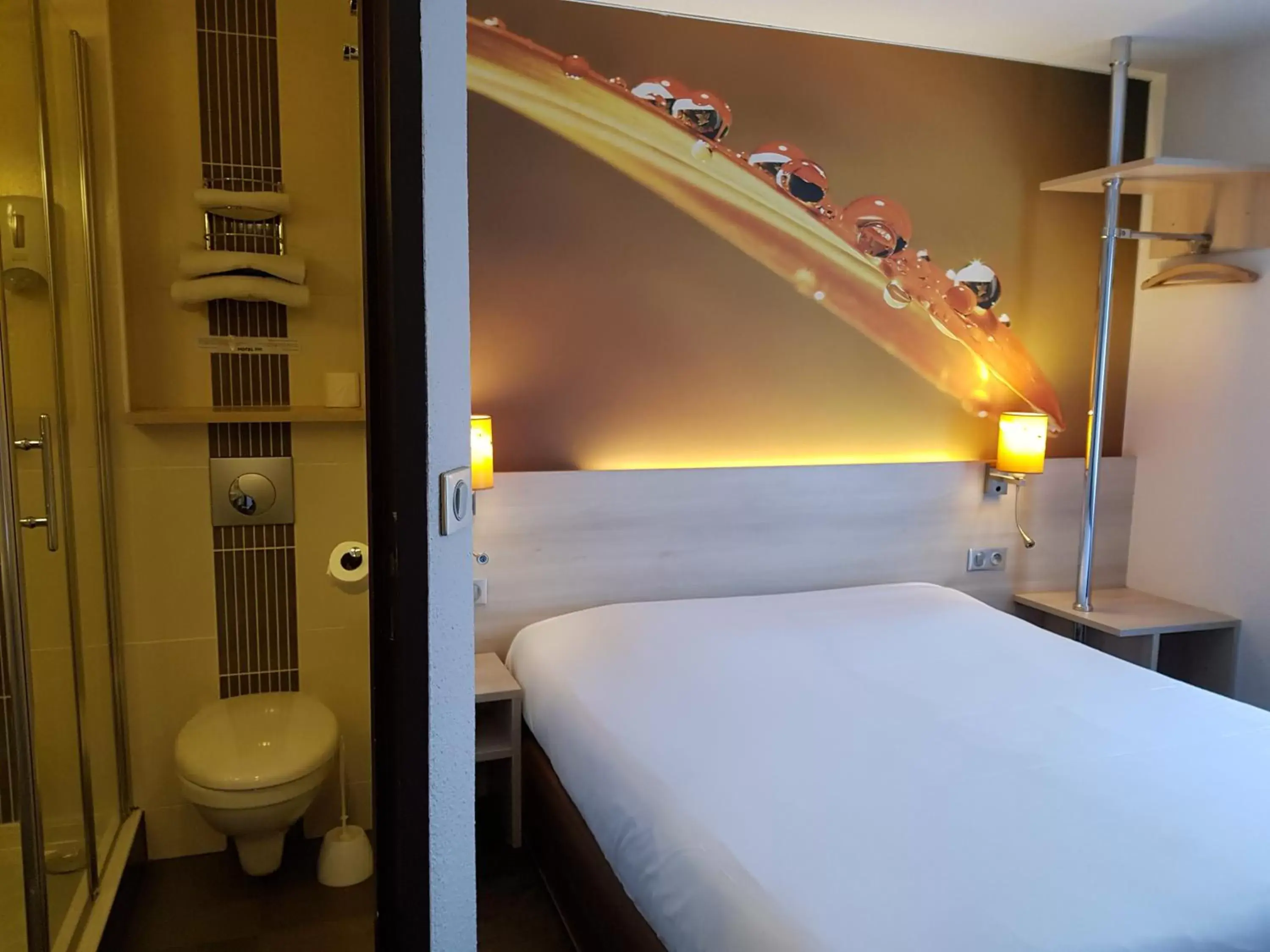 Bed in Hôtel Inn Design - Restaurant L'Escale