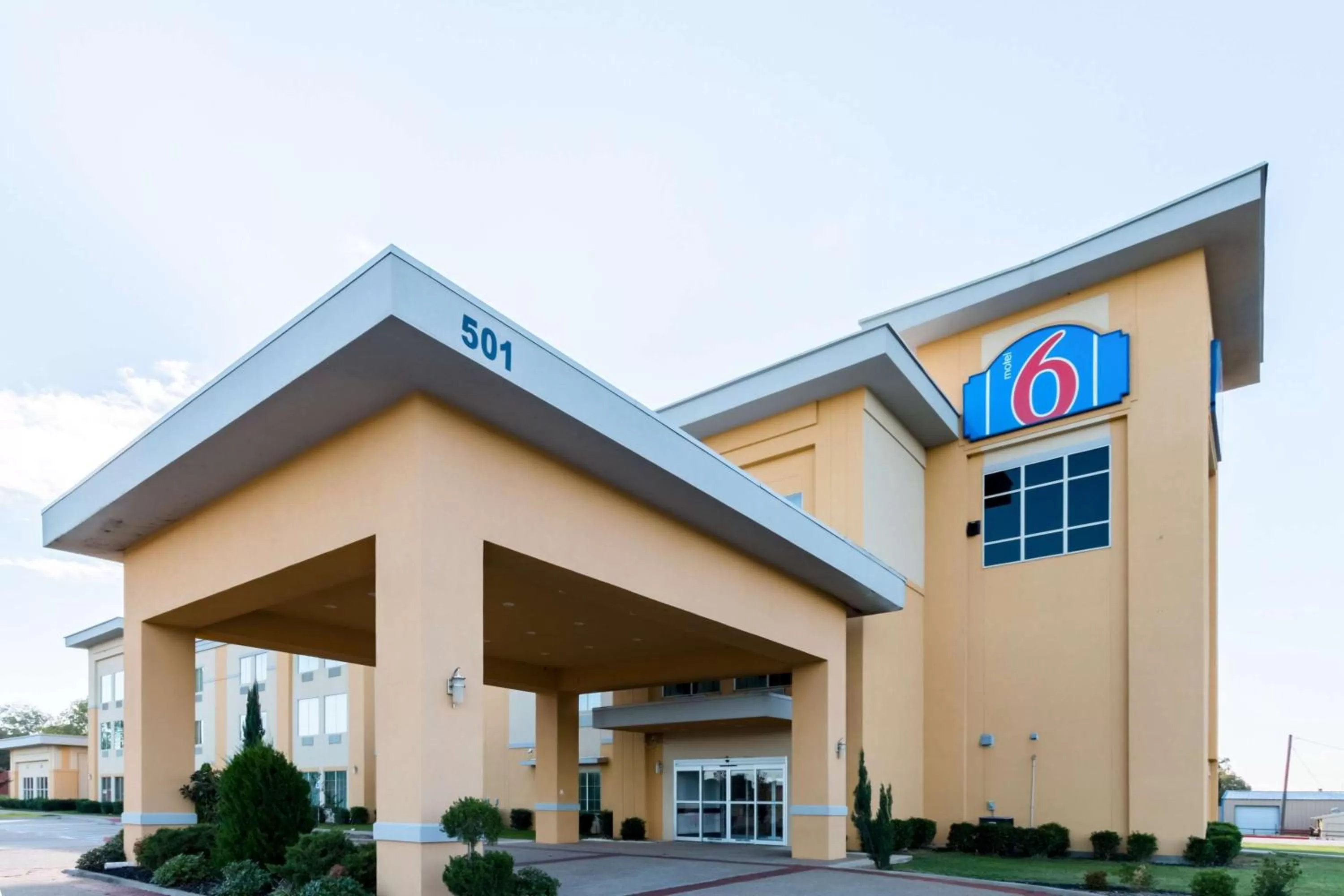 Property building in Motel 6-Joshua, TX