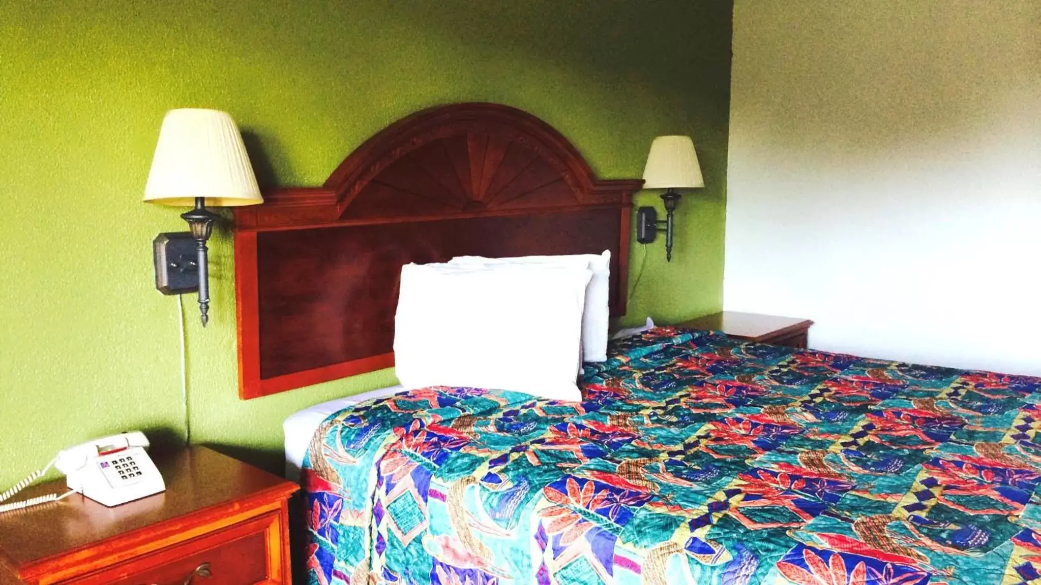 Bedroom, Bed in Motel 6-Wildwood, FL