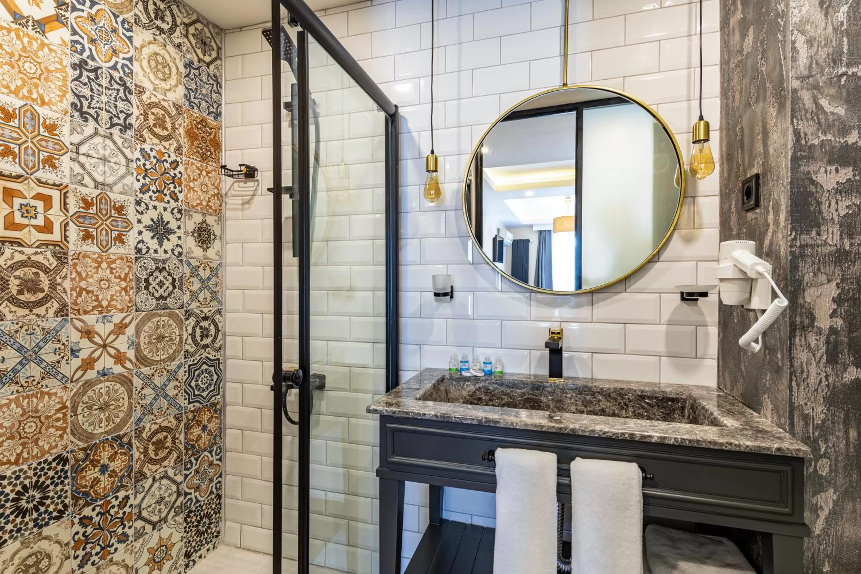 Shower in Interstar Hotel - Sultanahmet