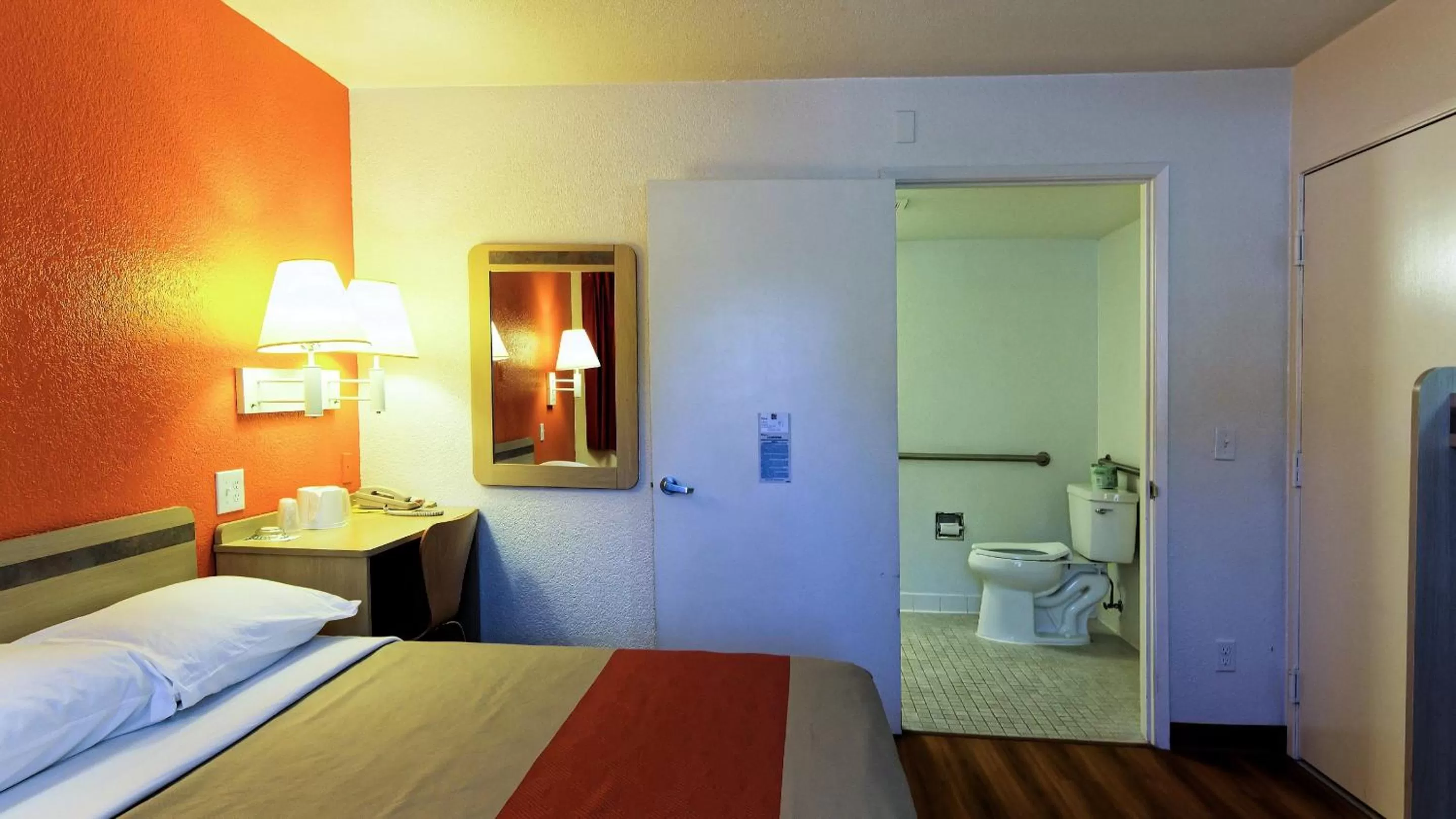 TV and multimedia, Bed in Motel 6-Chico, CA