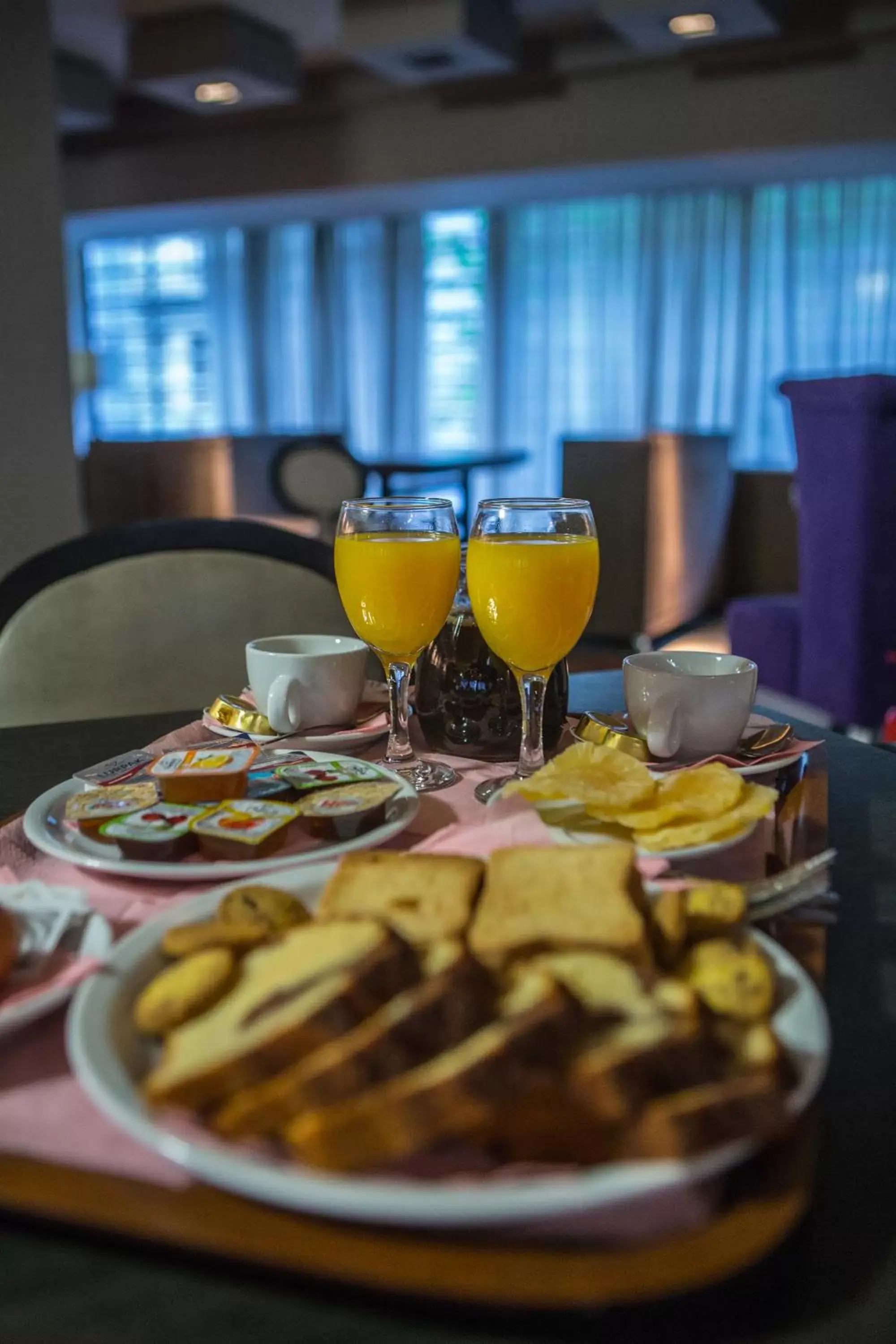 Buffet breakfast in Metropolitan