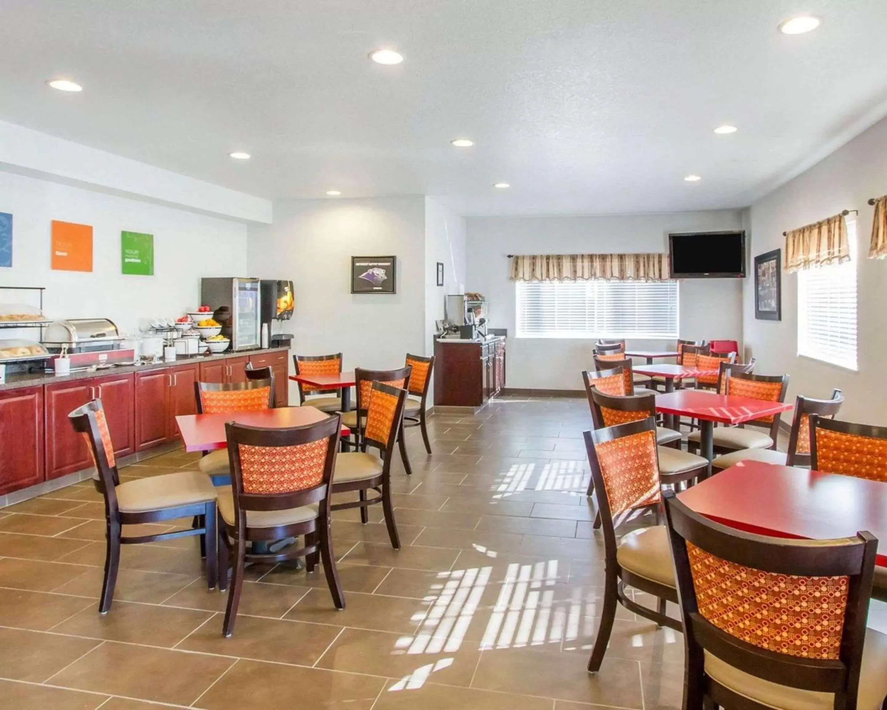 Restaurant/Places to Eat in Comfort Inn Bolivar