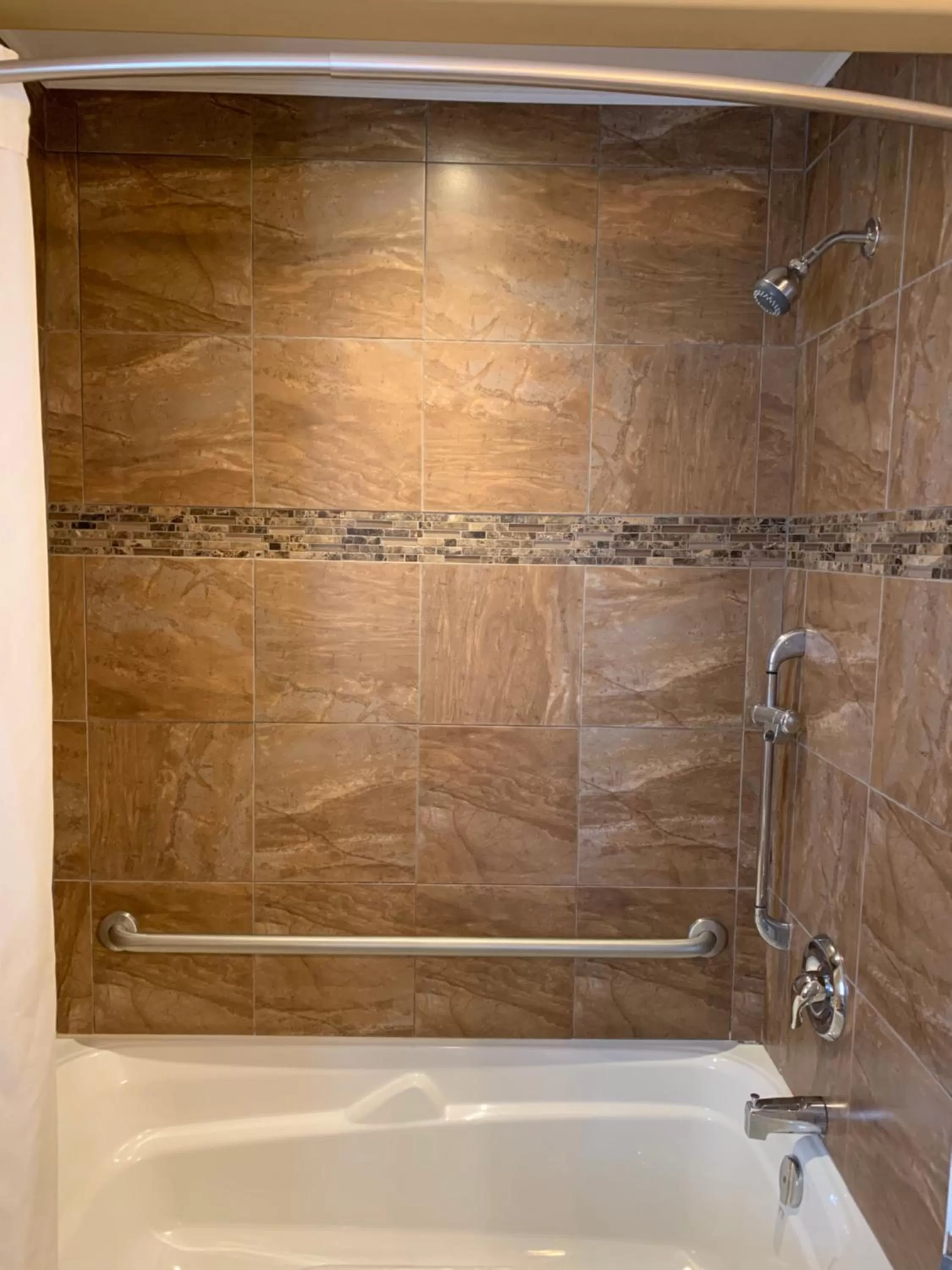 The Lionstone Inn Motel and Cottages