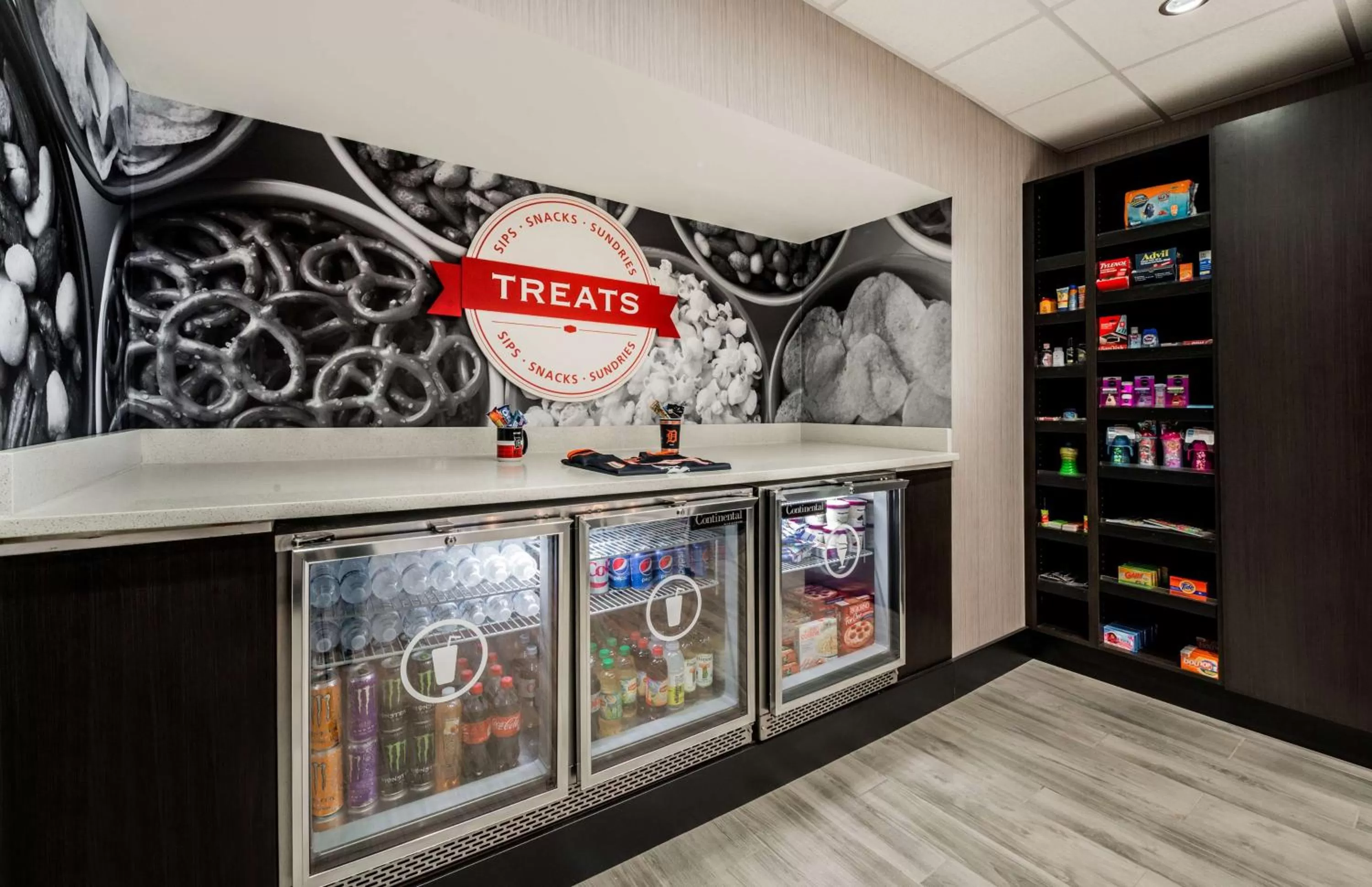 Restaurant/places to eat in Hampton Inn & Suites Wixom/Novi/Detroit, Mi