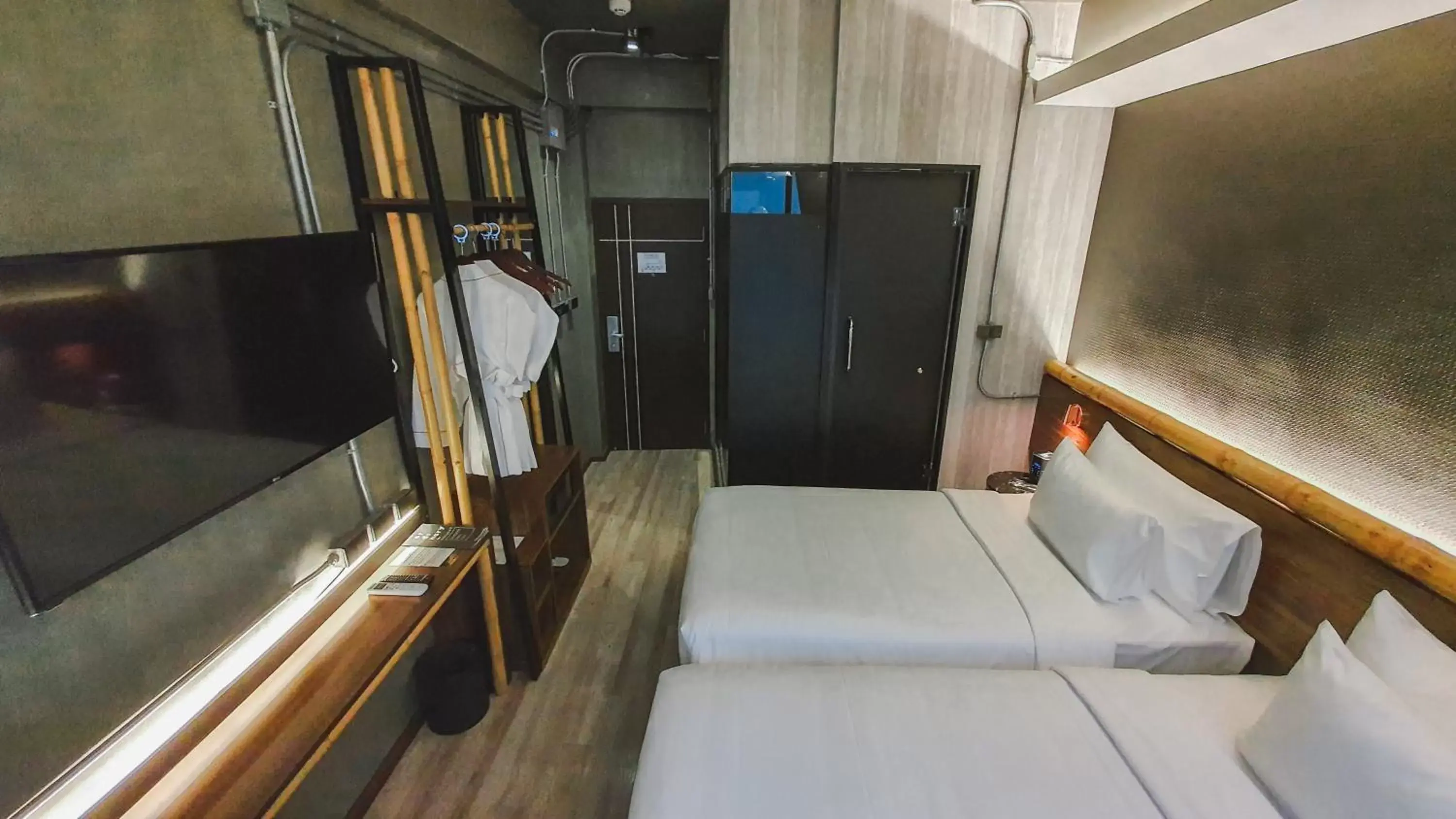 Bed in Hotel Ordinary Bangkok
